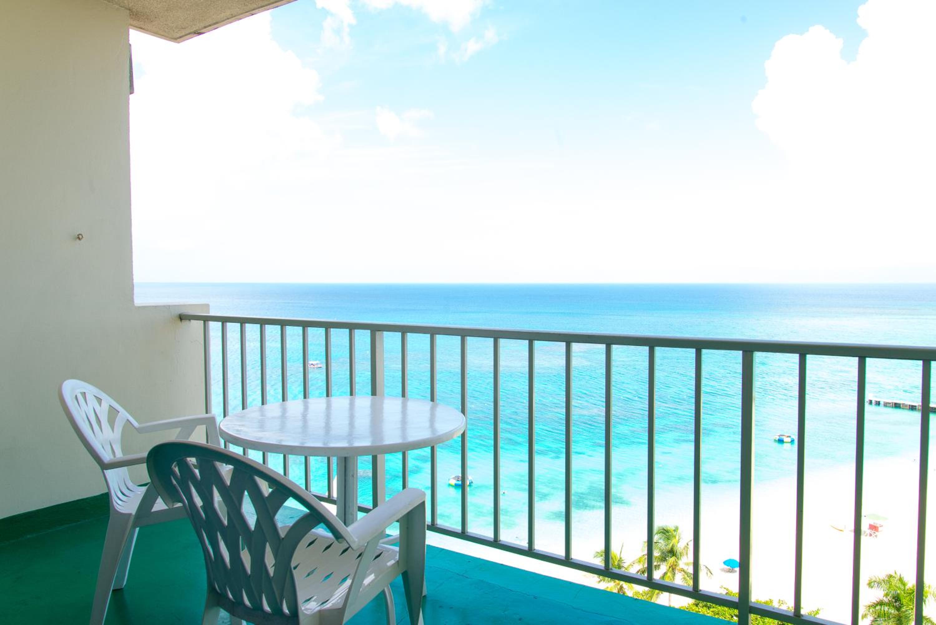 Deluxe Montego Bay Club Studio & Suites