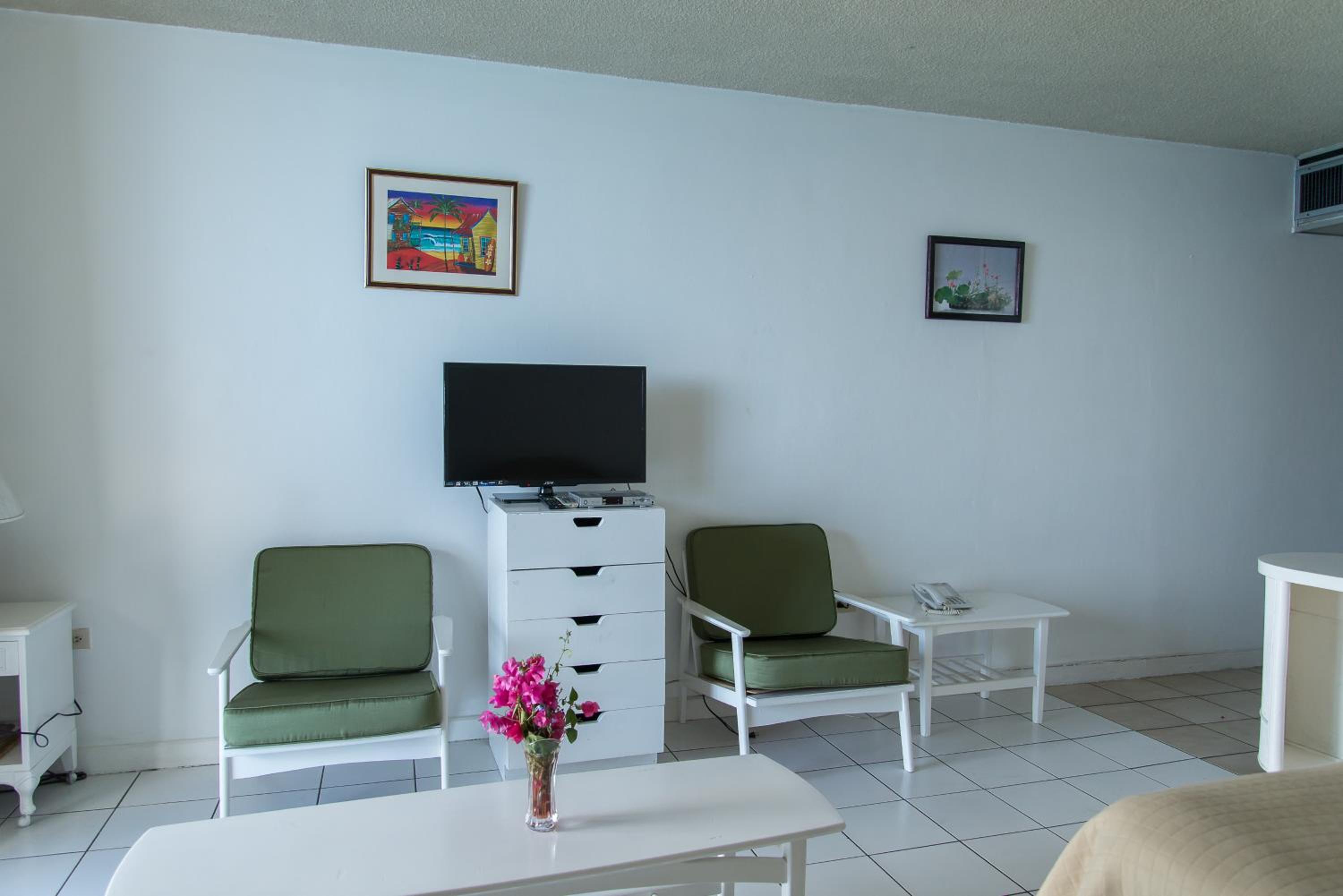 Deluxe Montego Bay Club Studio & Suites