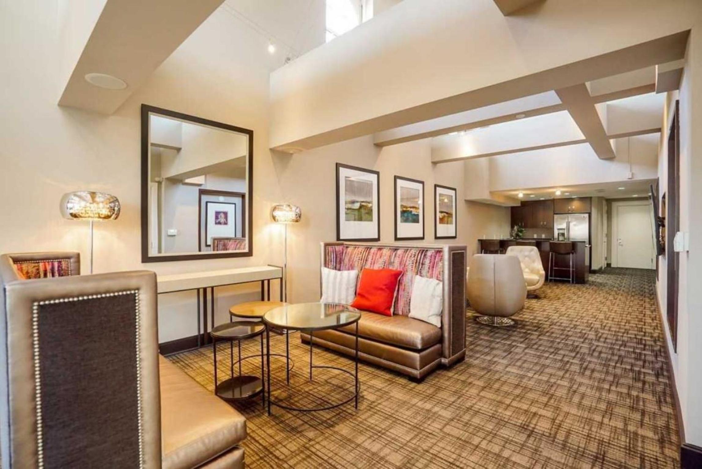 Global Luxury Suites at The White House