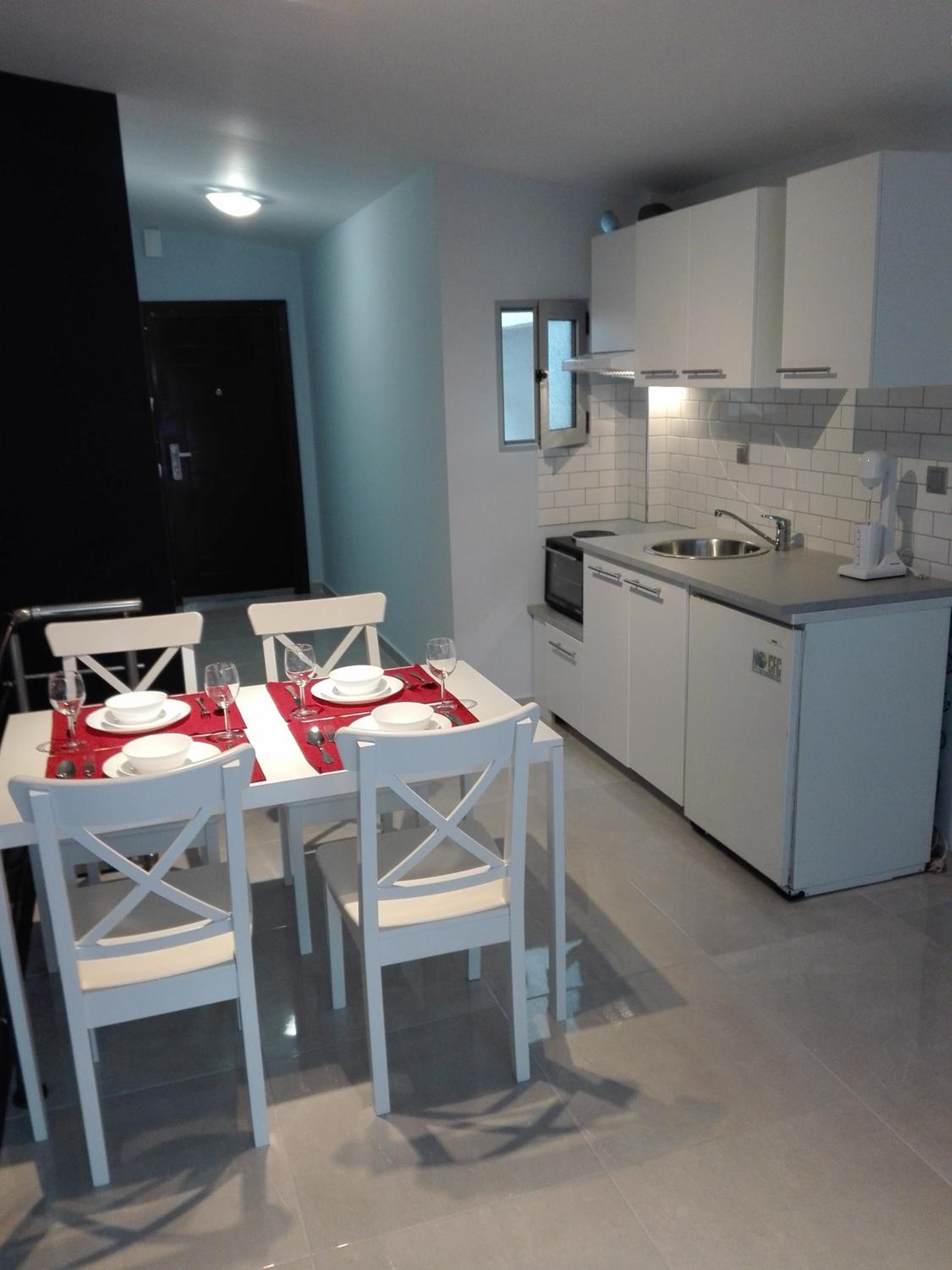 Blue Studio en Nea Moudania — kitchen