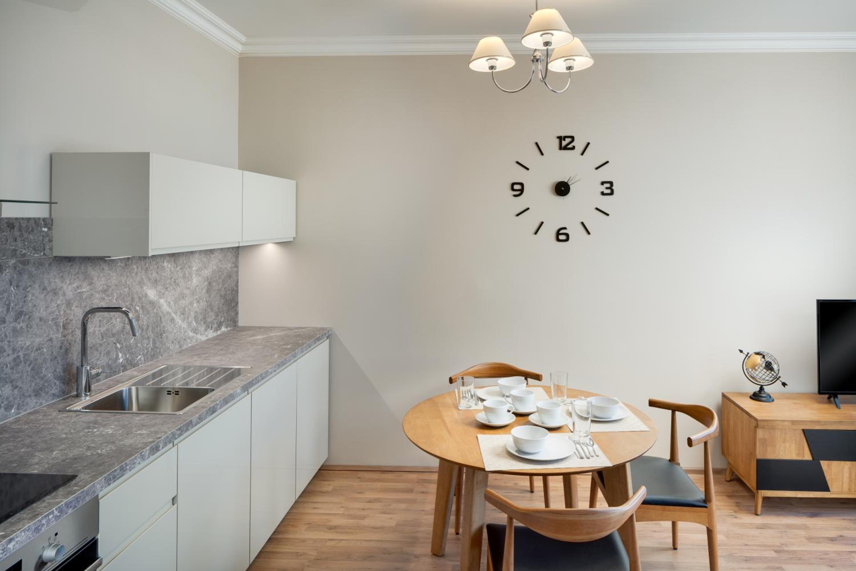 Louren Apartments