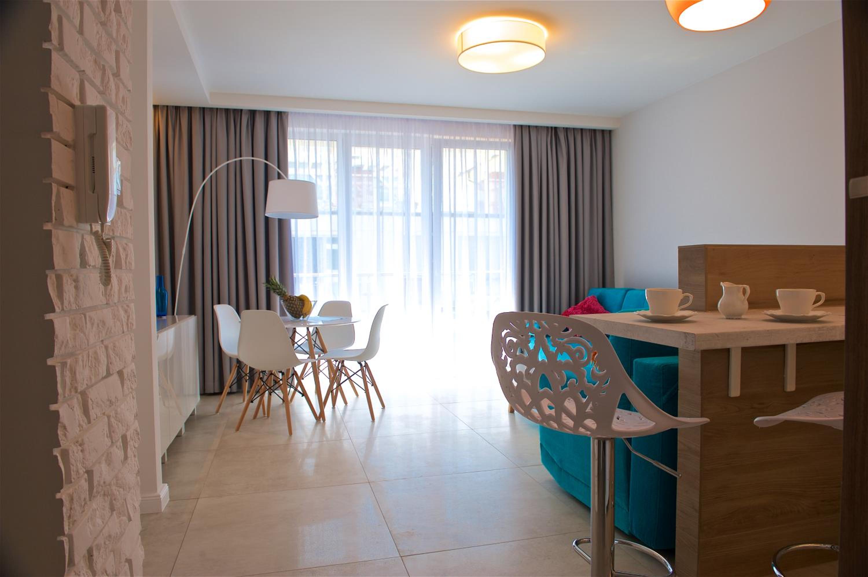 Sea Cliff Apartment Rewal view 2