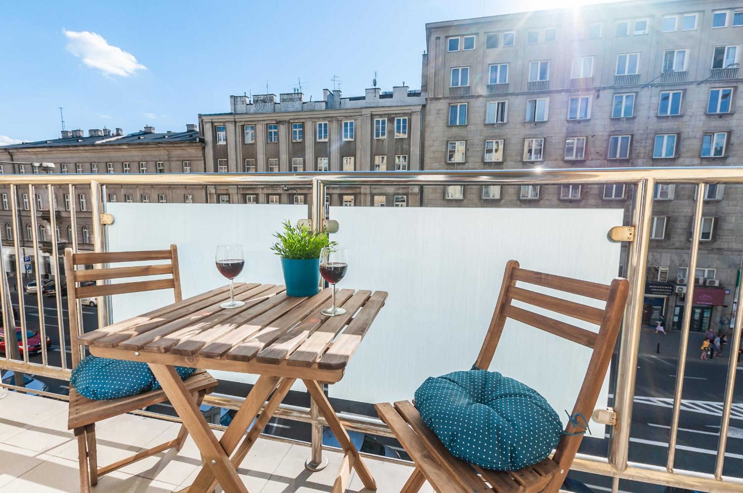 Apartments Madelaine Warsaw by Noclegi Renters view 3