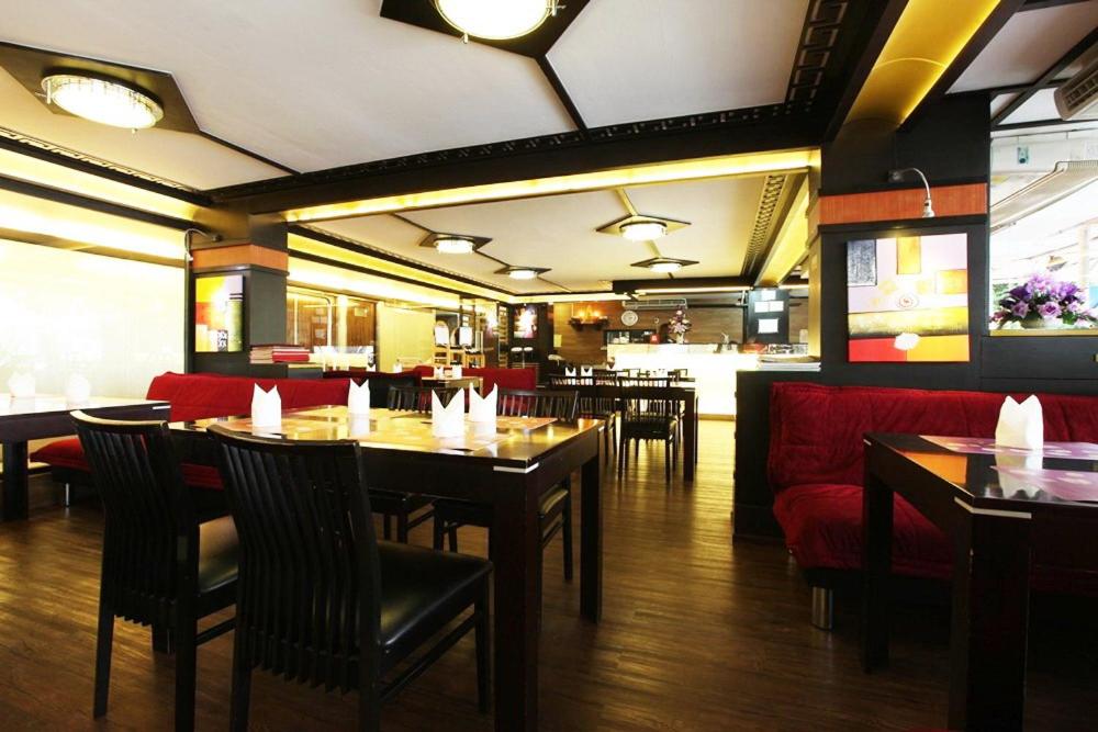 Vabua Asotel Bangkok - Image 2