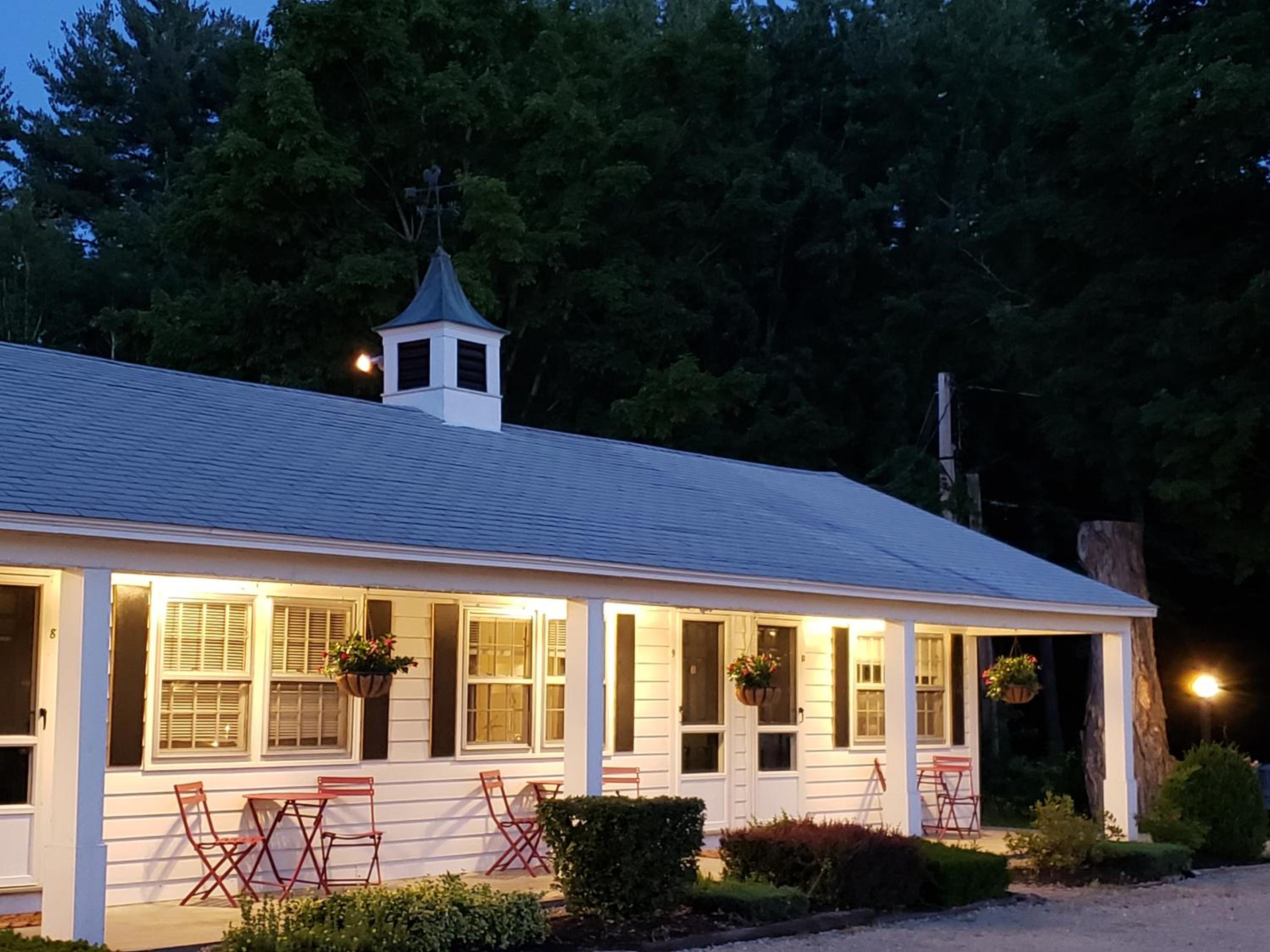 Hotel Starlight Lodge North Conway - Image 1