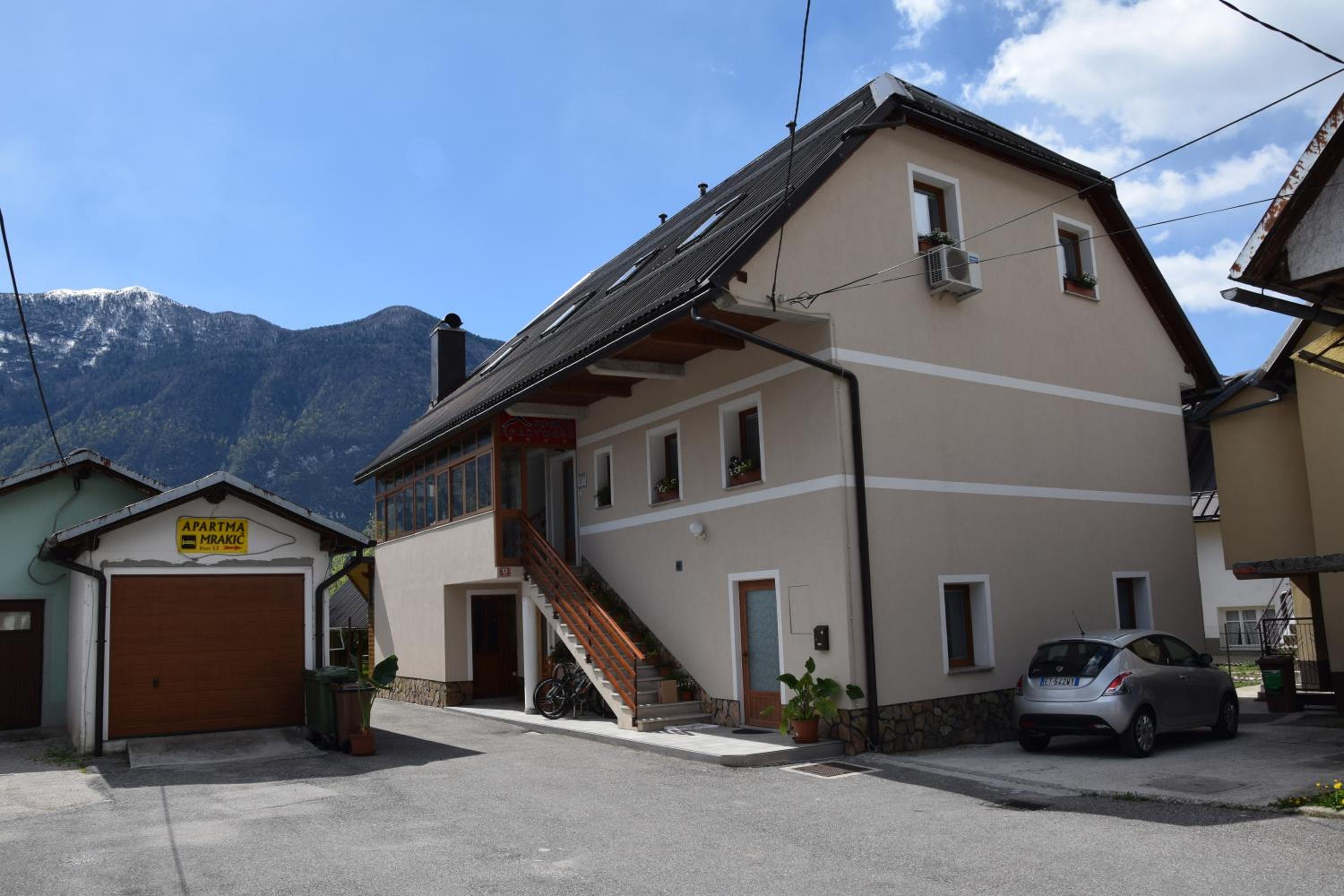 Apartments Mrakič