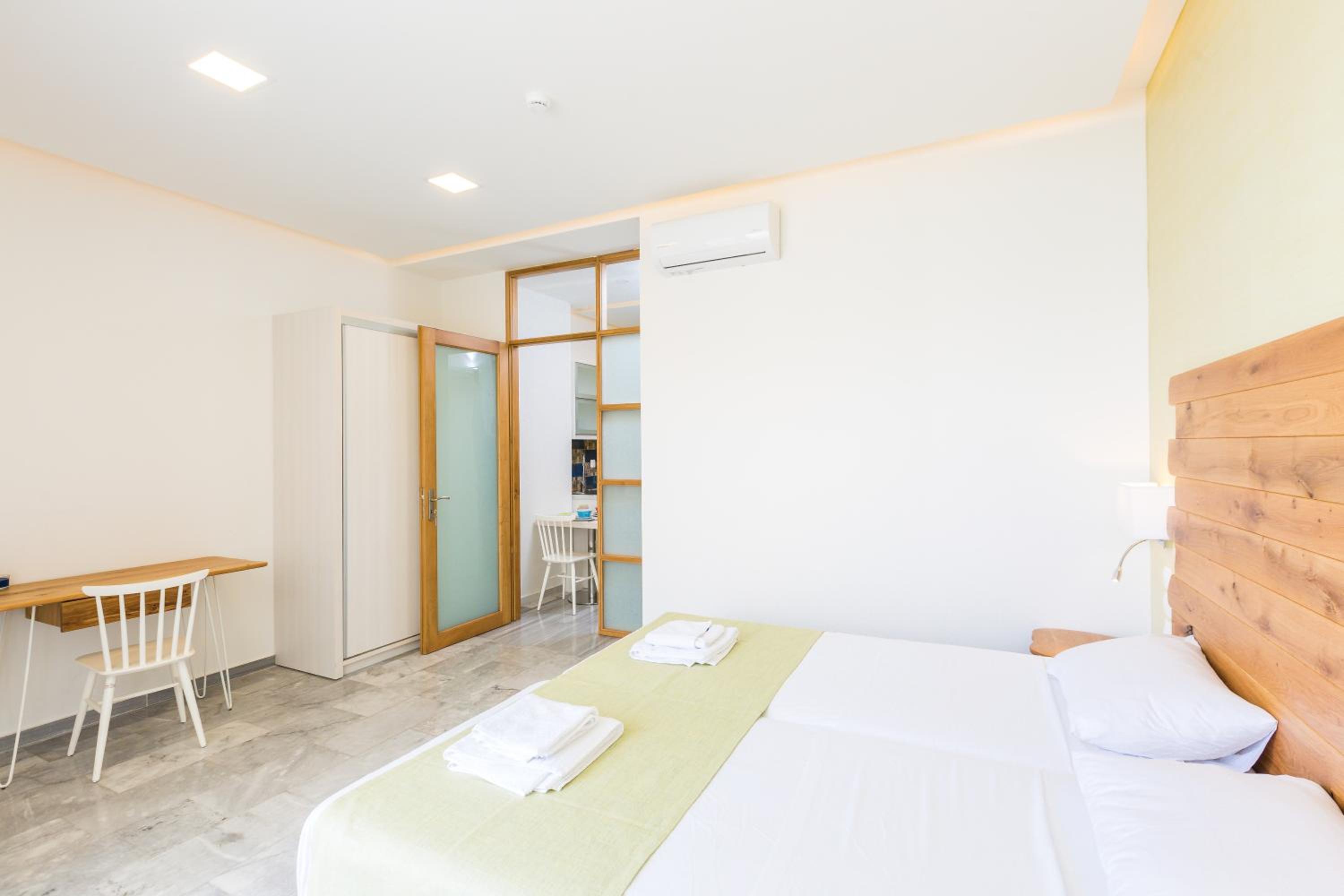 Meltemi Coast Suites