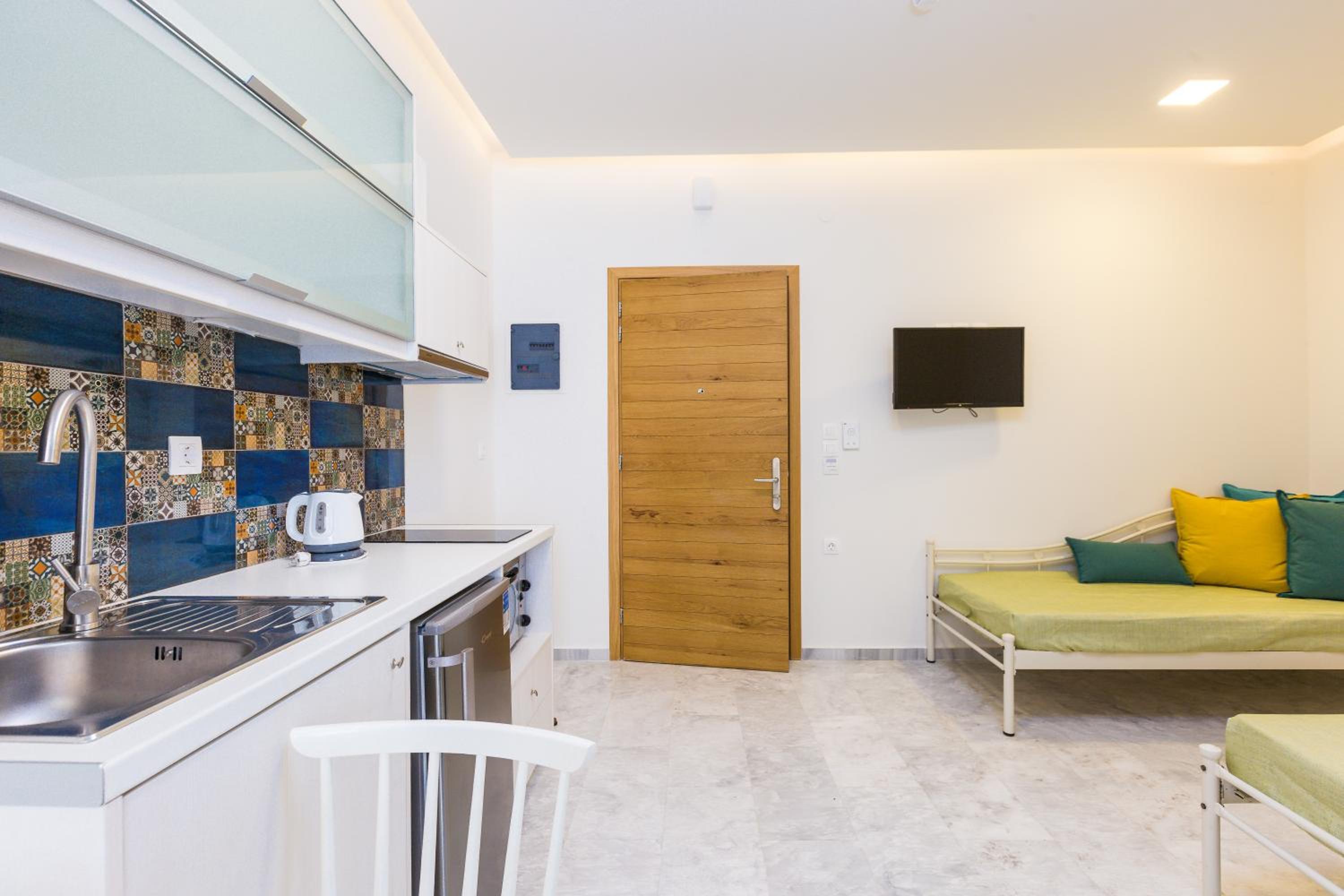 Meltemi Coast Suites