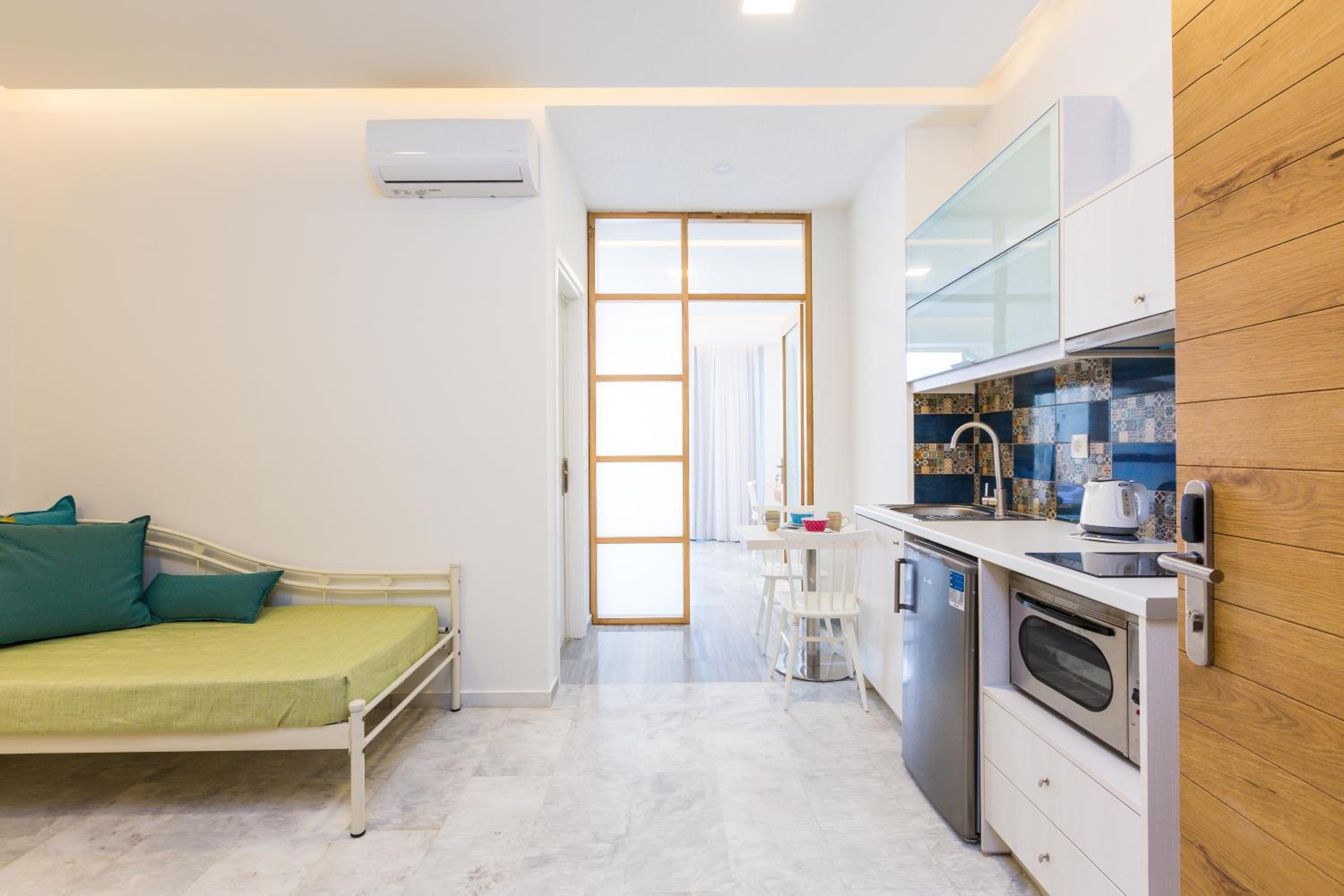 Meltemi Coast Suites