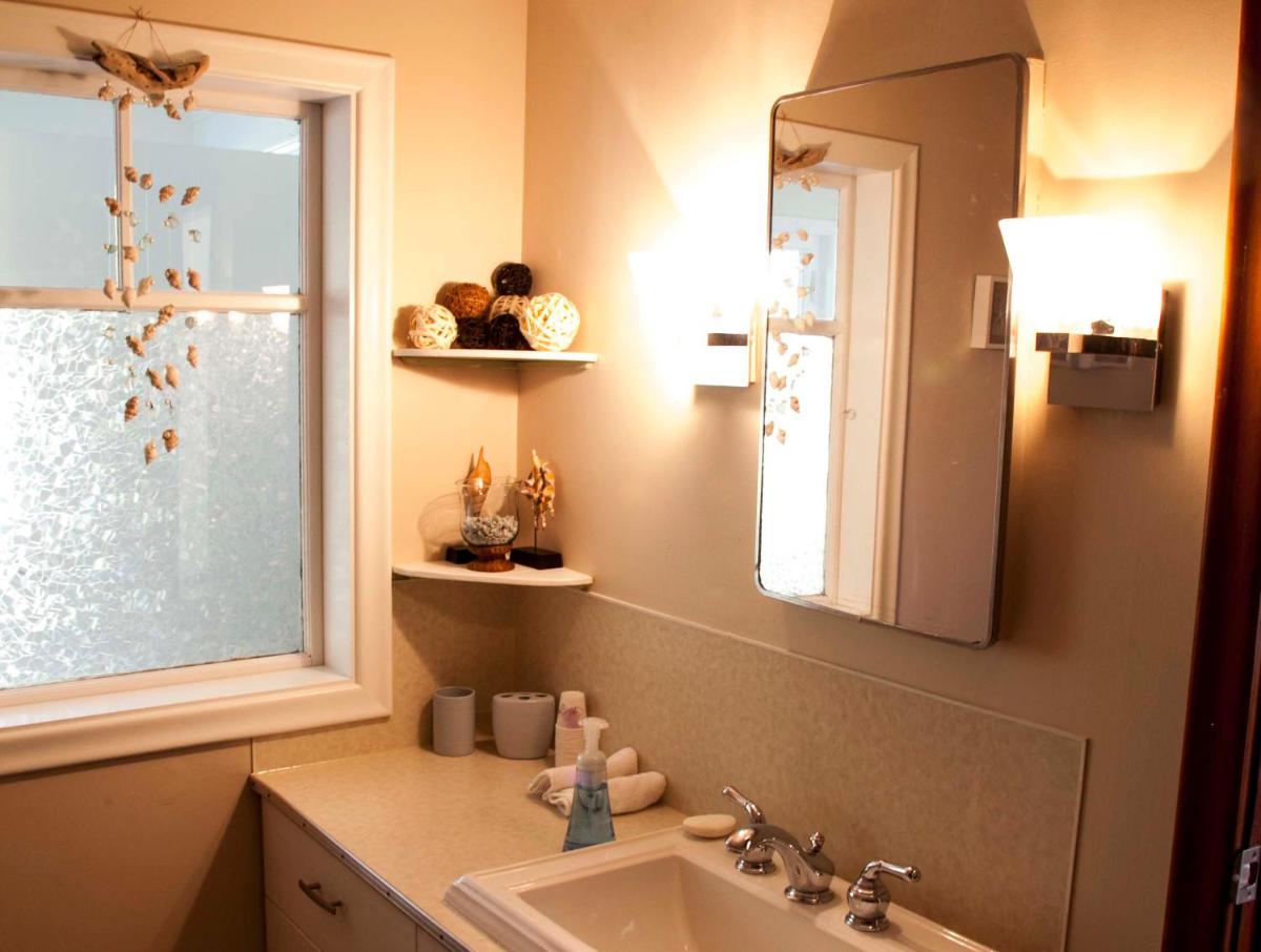 Sooke Vacations - Marge's Manor - Property Image 5