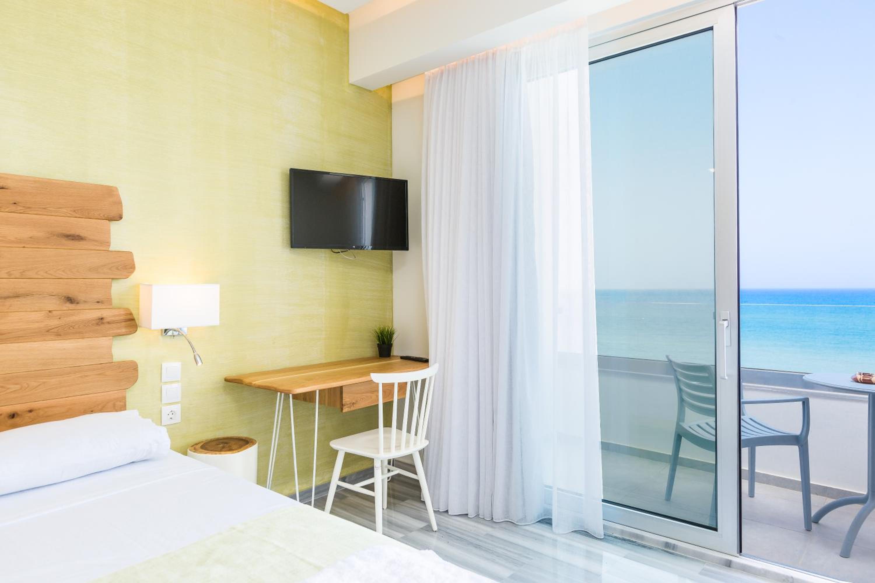 Meltemi Coast Suites