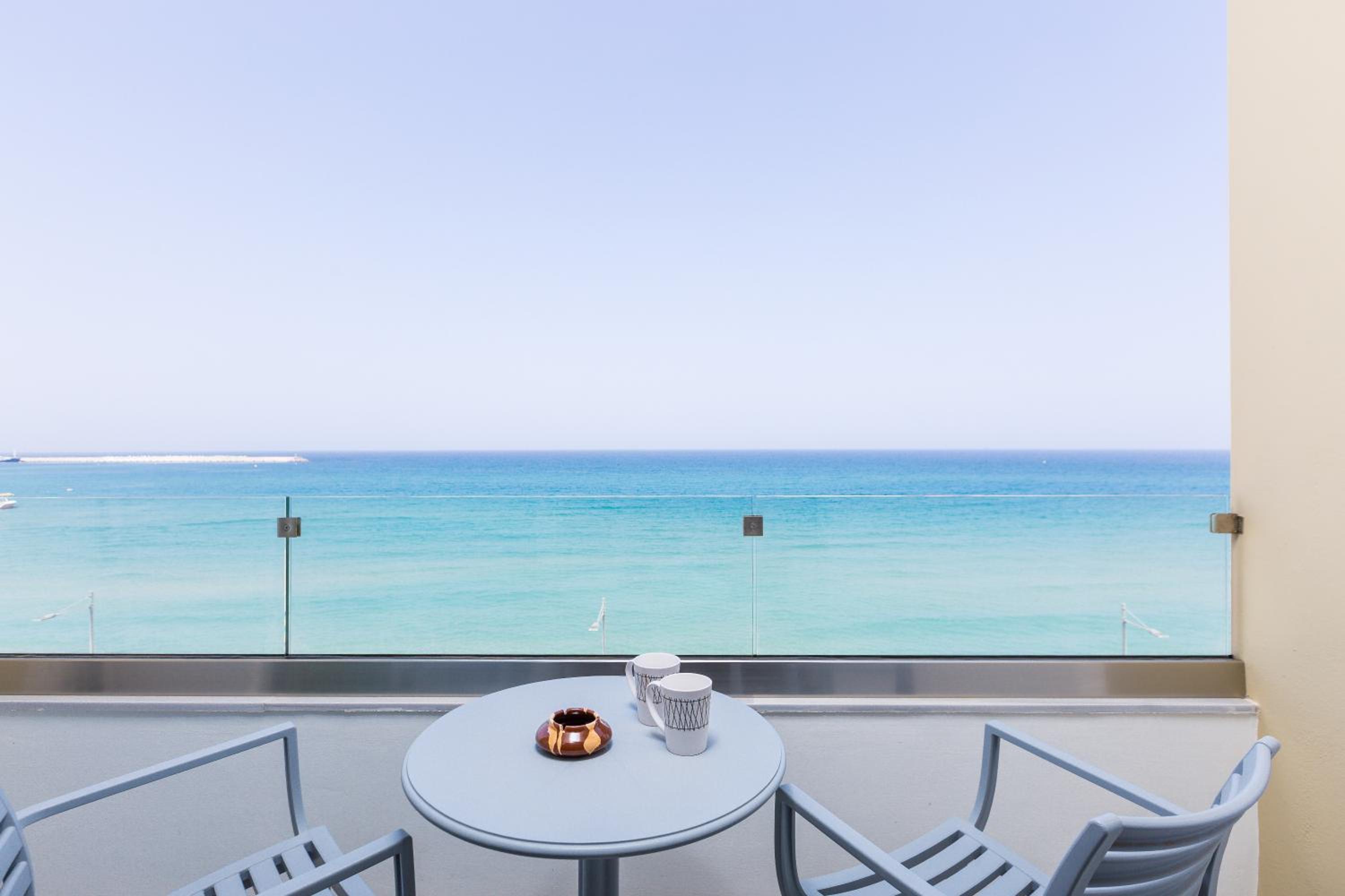 Meltemi Coast Suites