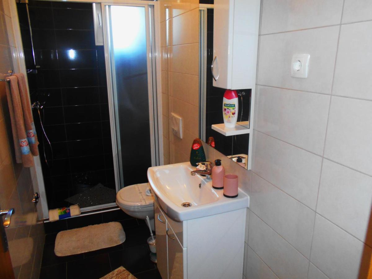 Photo 51