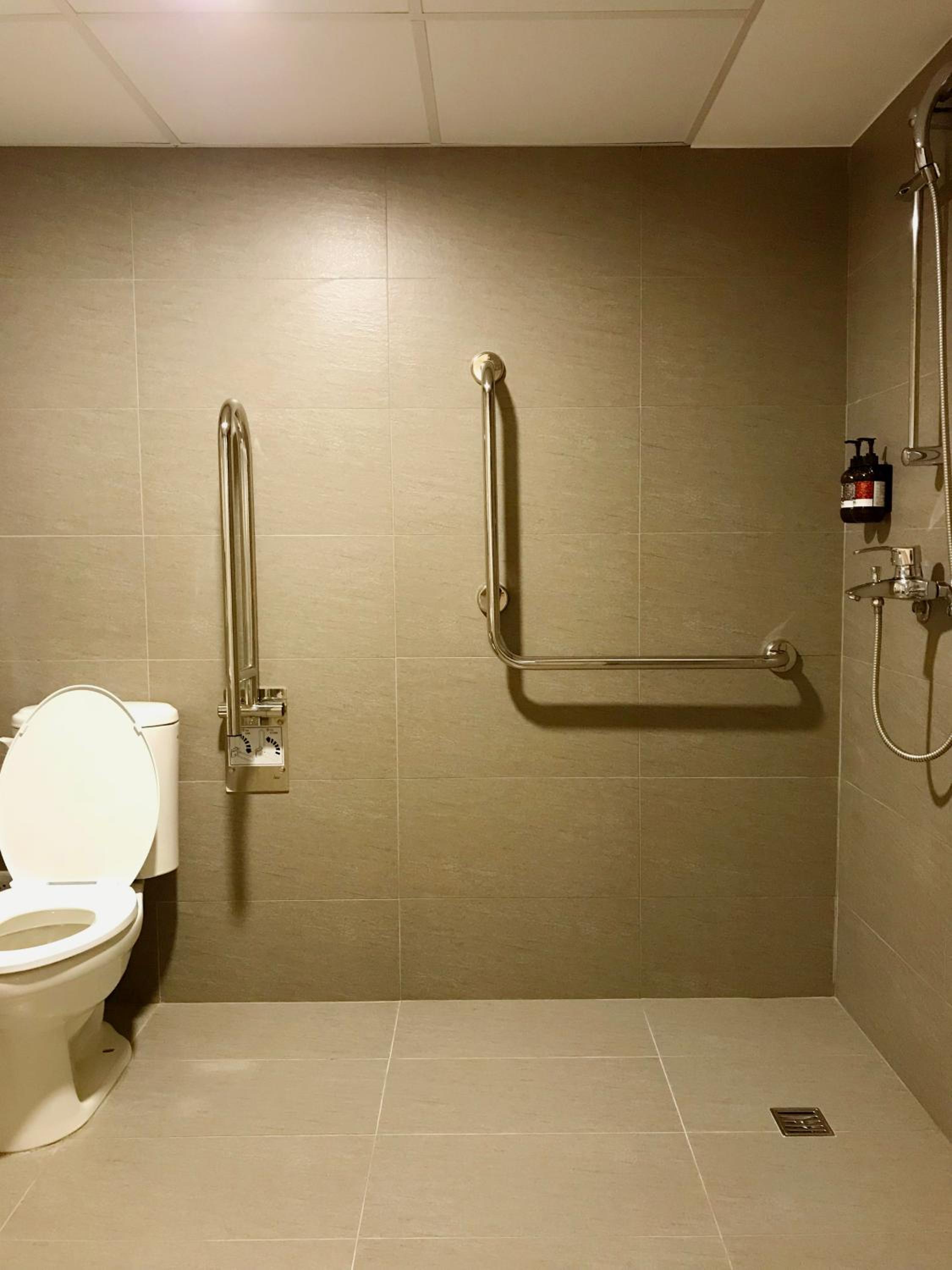 Single Inn-Kaohsiung Station
