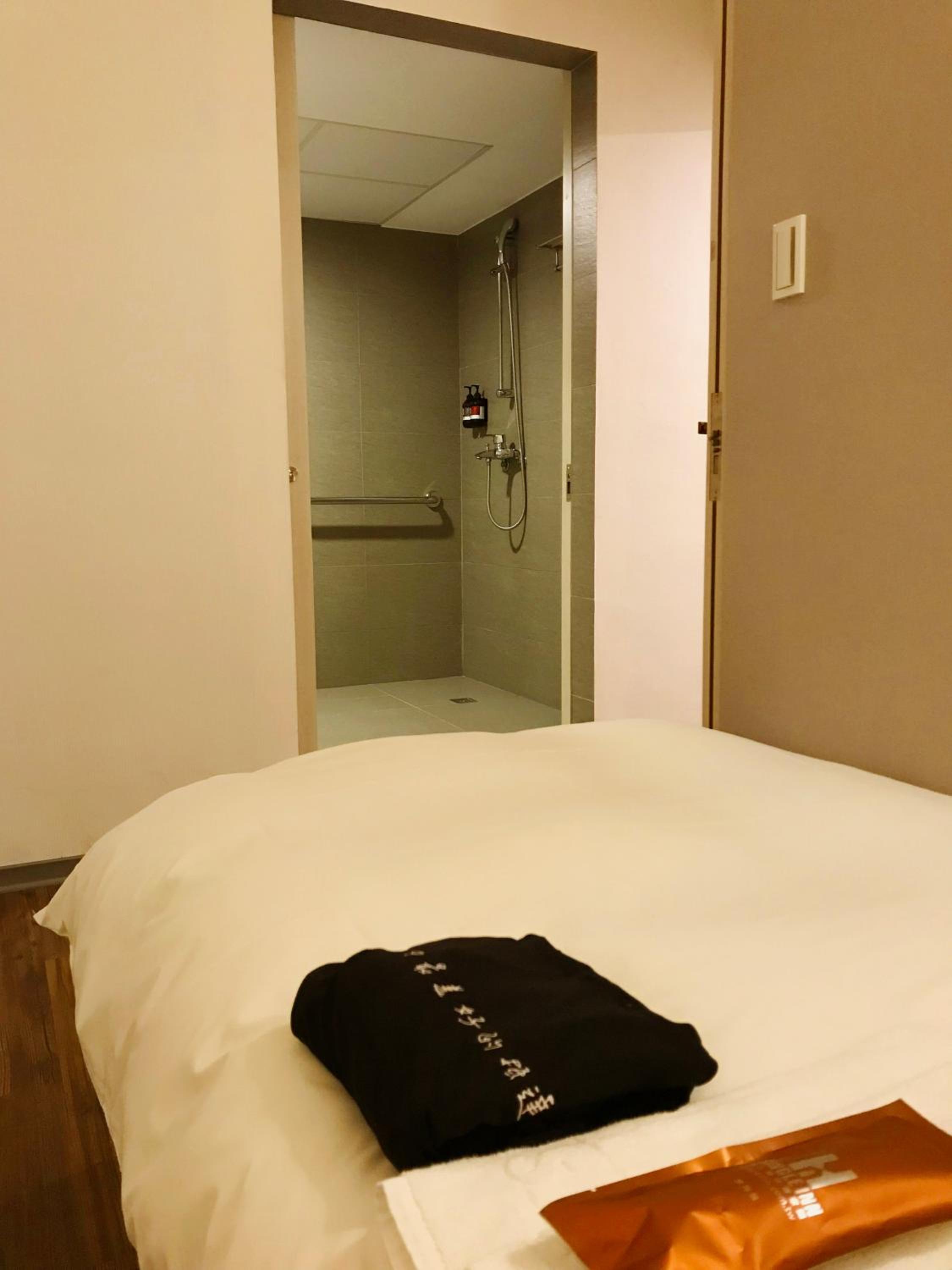 Single Inn-Kaohsiung Station