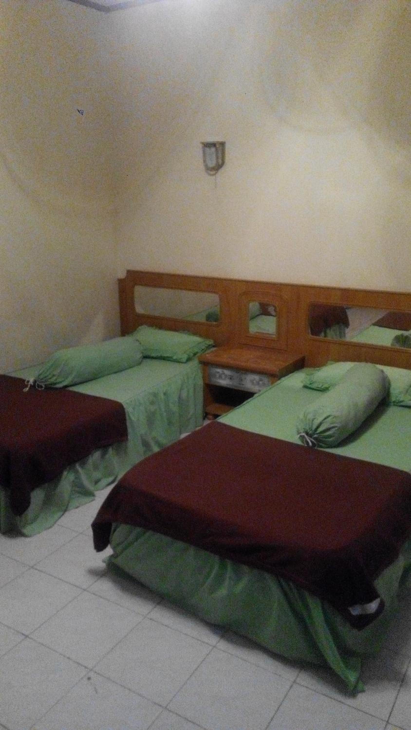 Melissa Palace Hotel and Karaoke, Parapat - 10