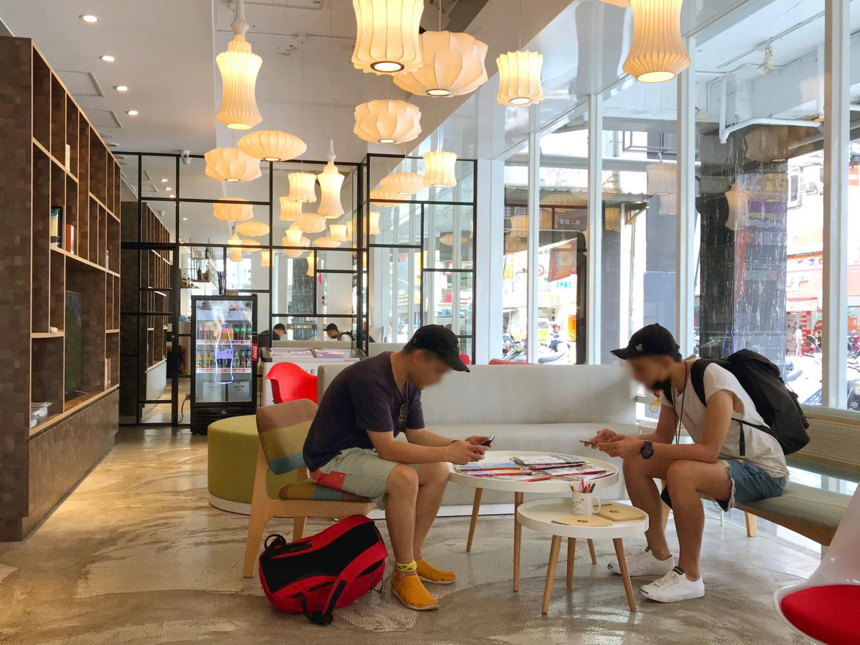Single Inn-Kaohsiung Station
