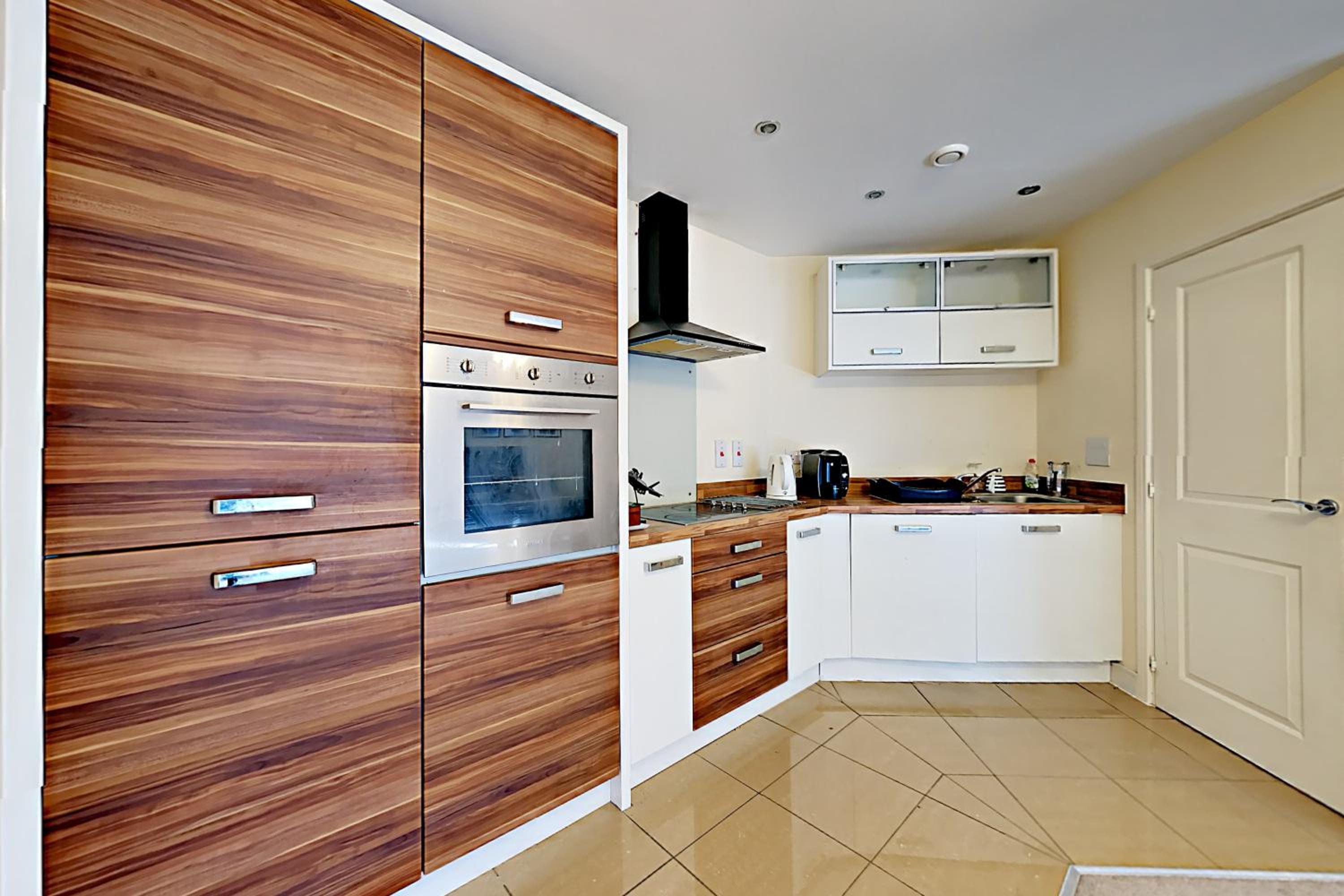 Blue Sky Apartments @Wallis Square, Farnborough
