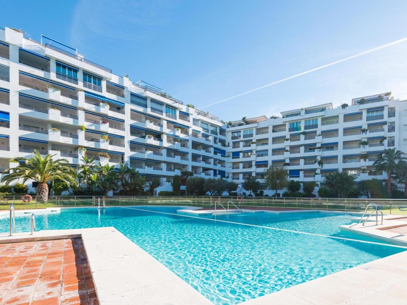 VACATION MARBELLA I Brand New Terrazas de Banús Apt, 24-7 Security, a minute from the Marina, The Sea and Luxury Shopping view 4
