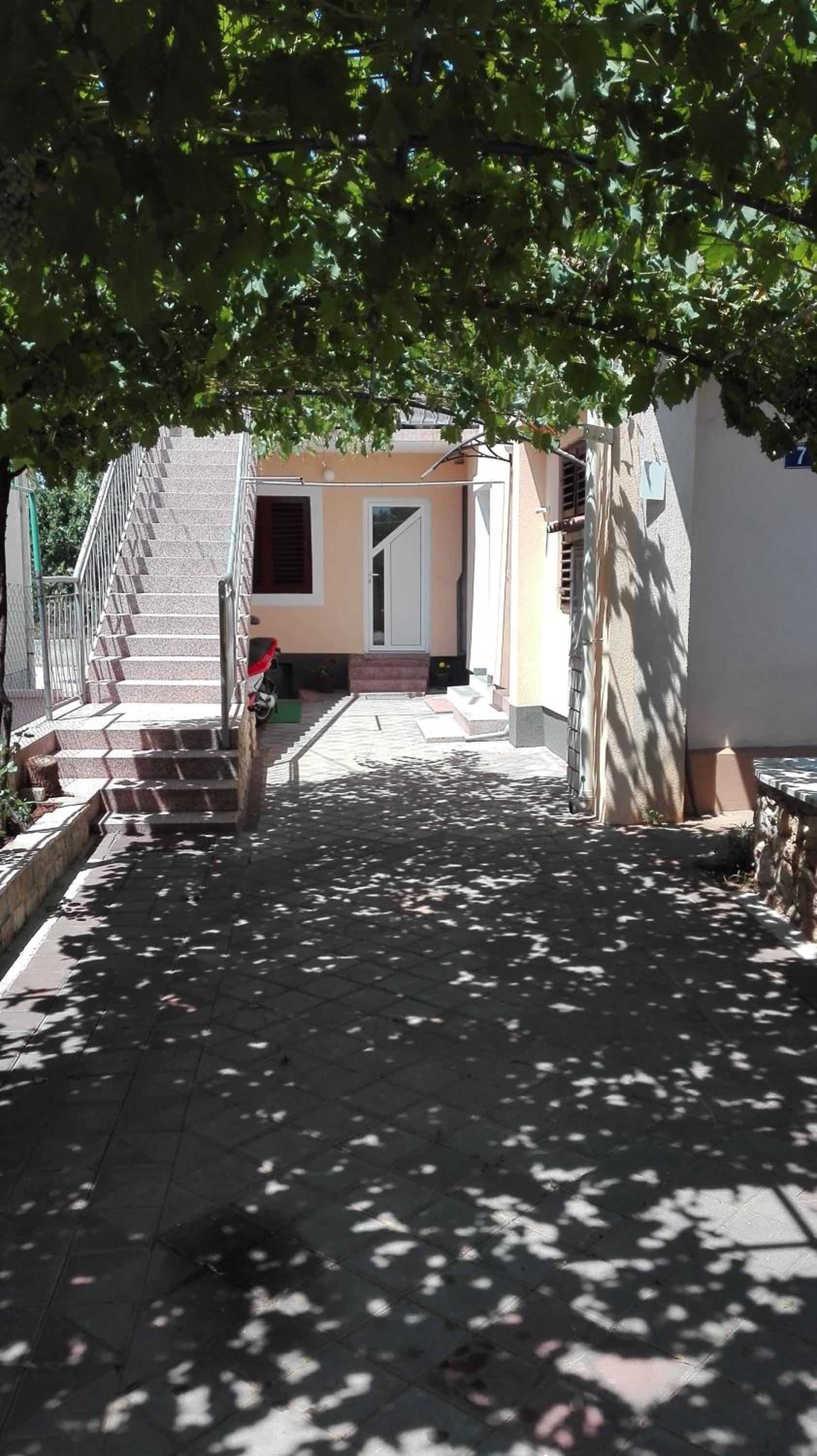 Apartman Iva view 3