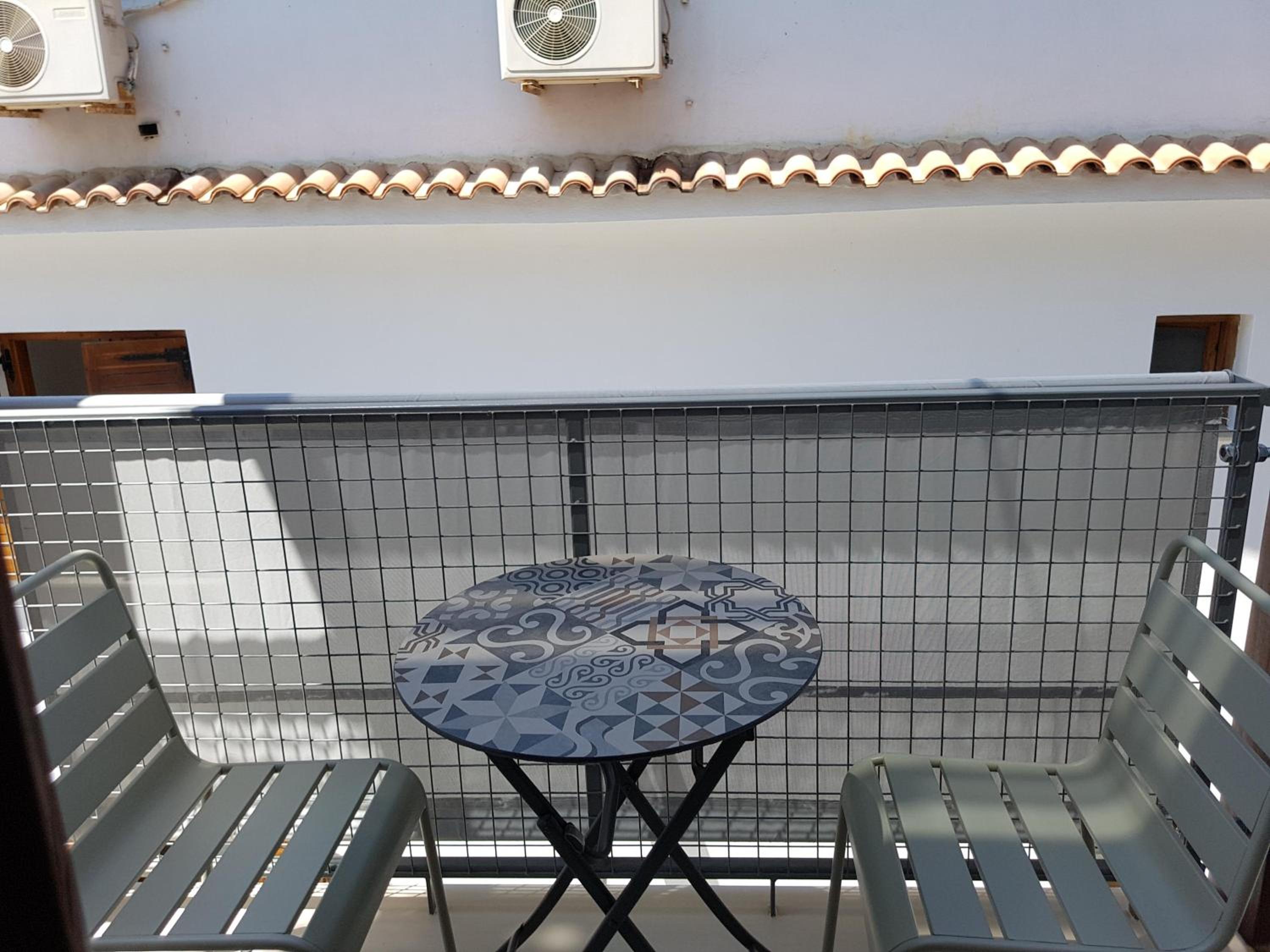 Photo 100