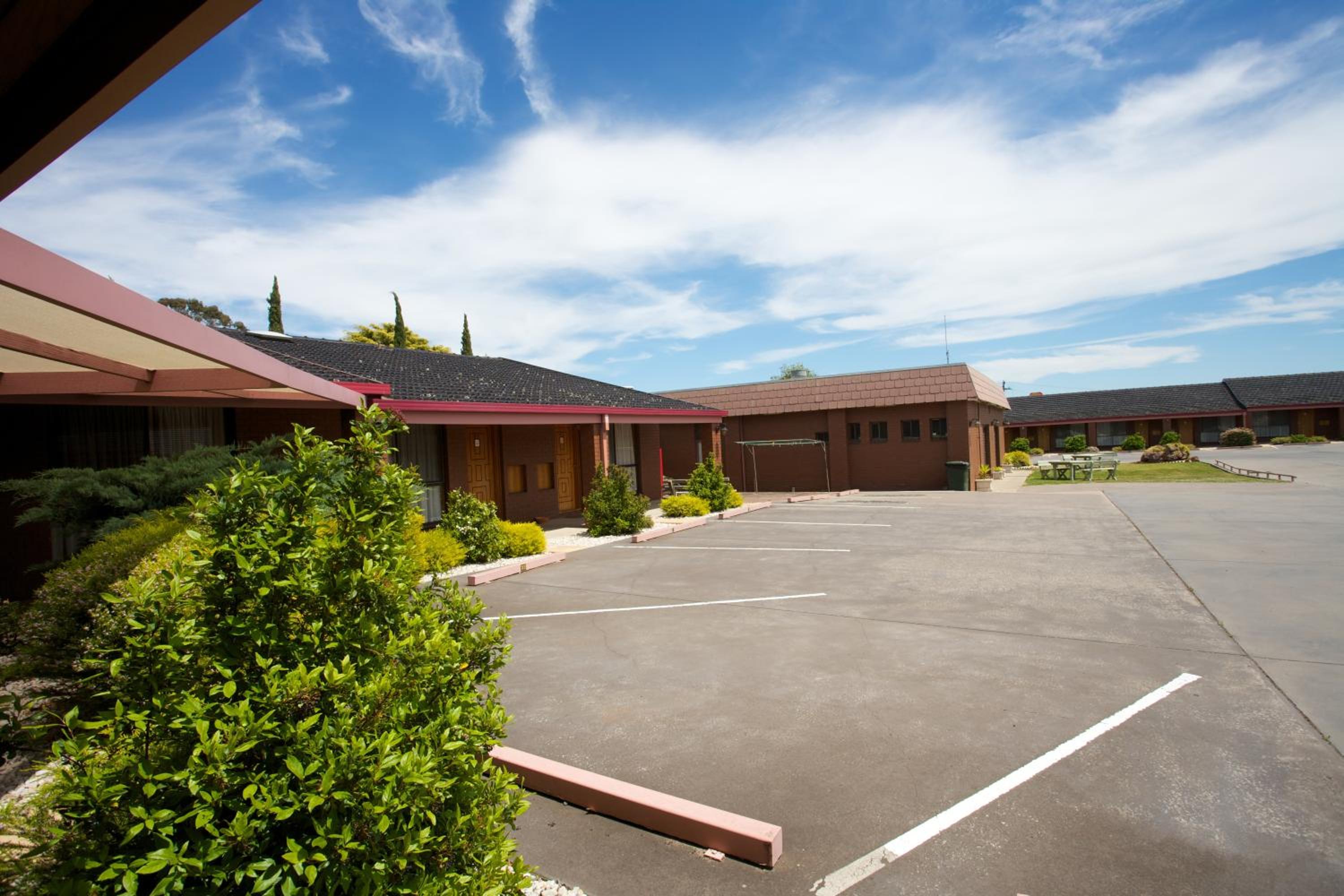Golden Grain Motor Inn view 3