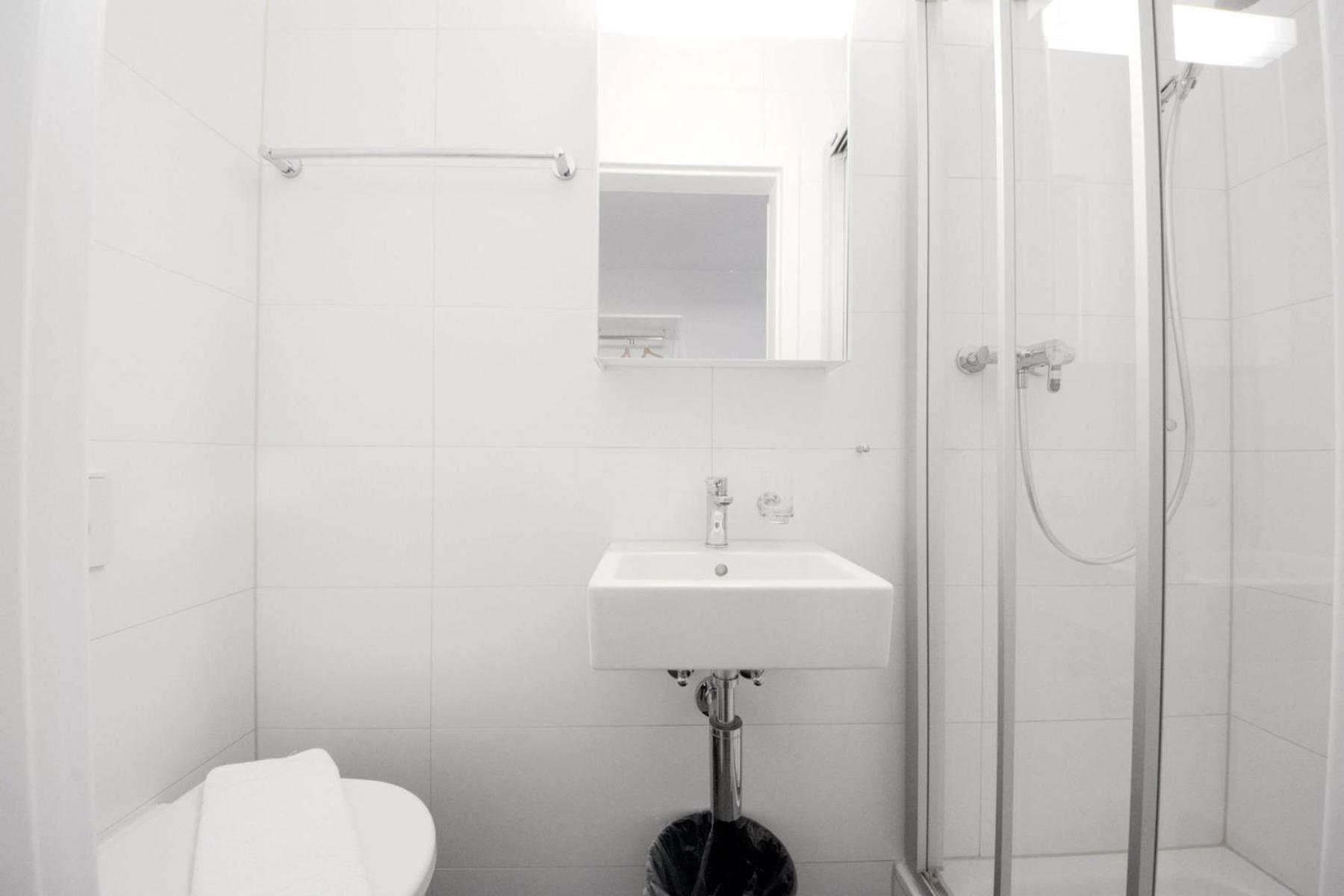 HITrental Station Apartments view 3