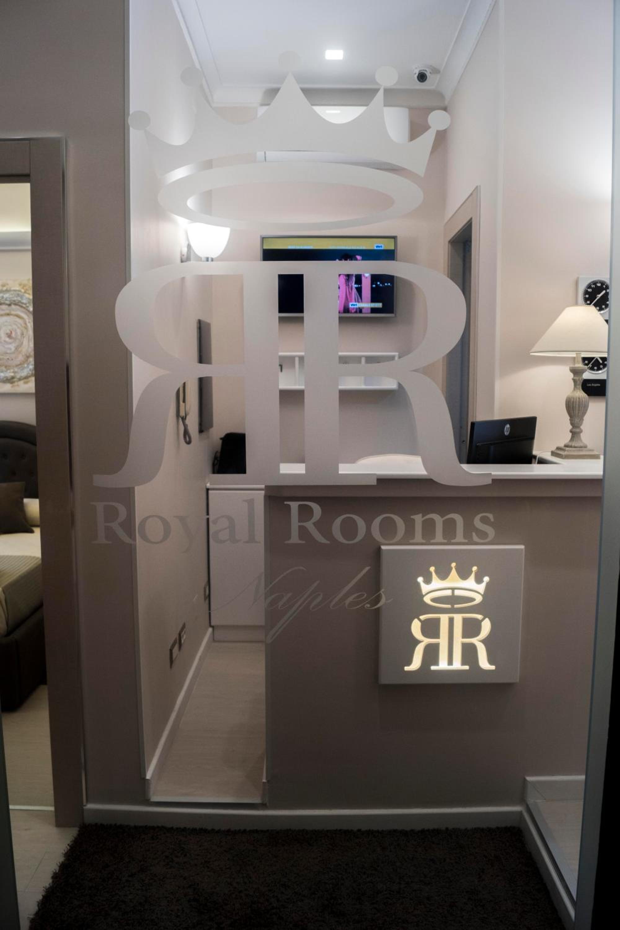 Royal Rooms Luxury Suite