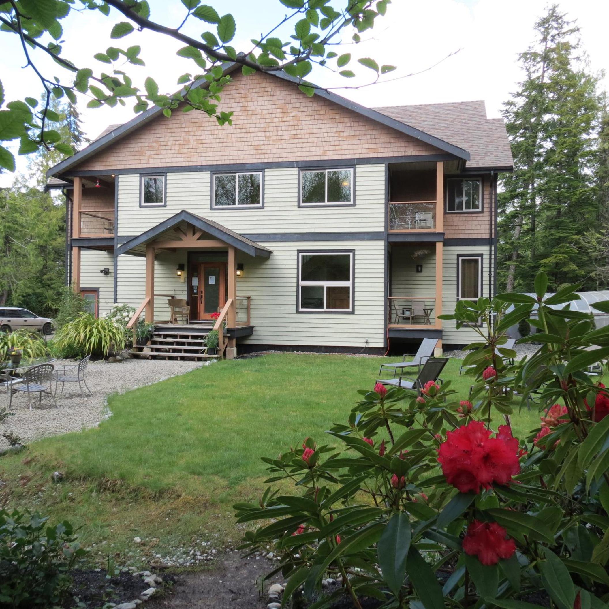 Tofino Vacations - Cobble Wood and Bird Sanctuary Guest Houses - Property Image 33