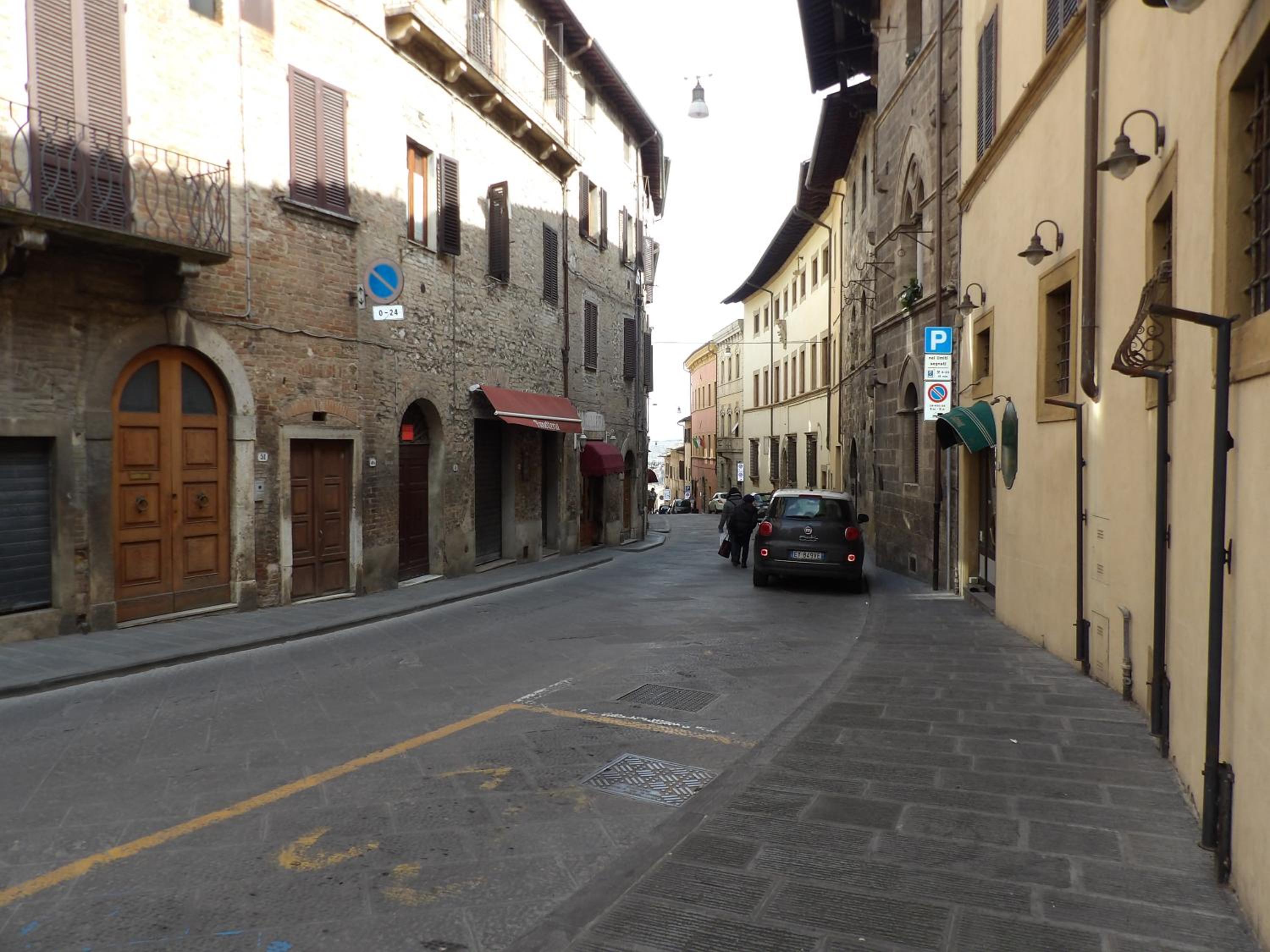 Cheap Apartment in The Old Village, photo 9