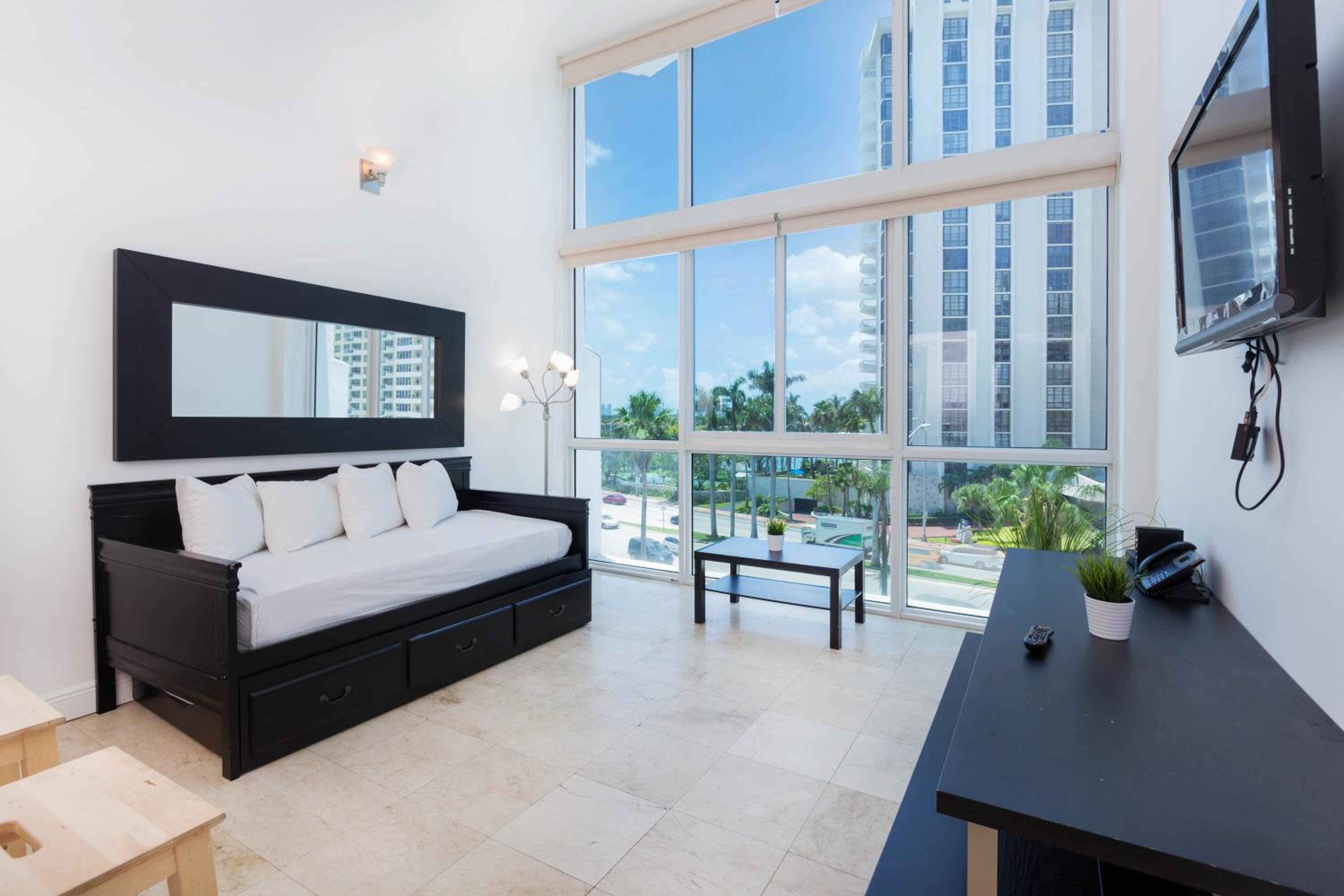New Point Miami Beach Apartments