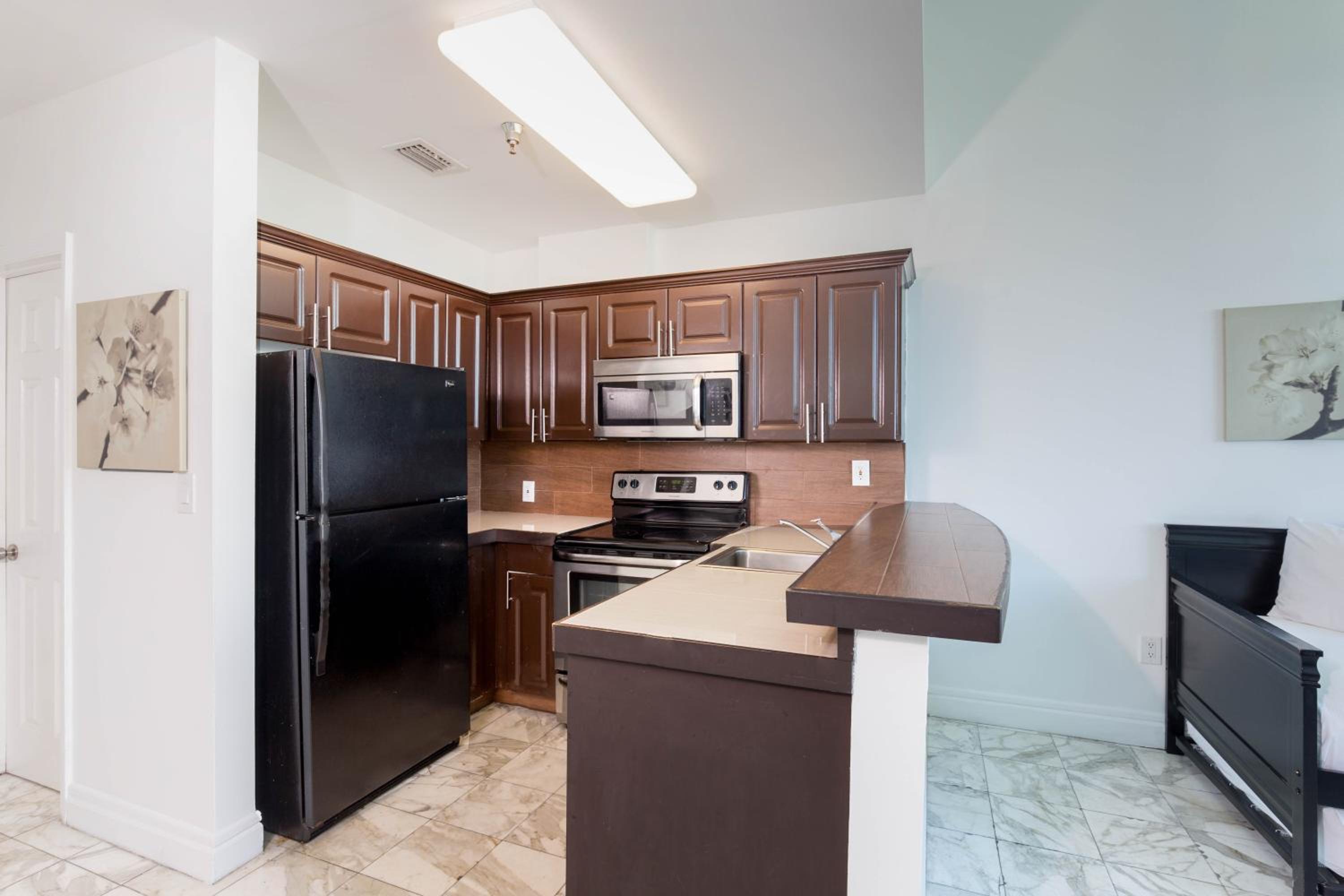 New Point Miami Beach Apartments
