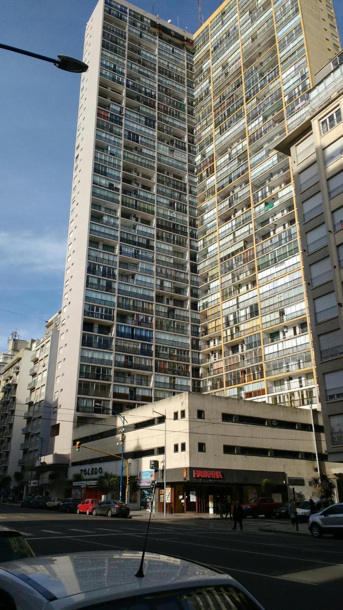 Apart frente al mar piso 32 cochera