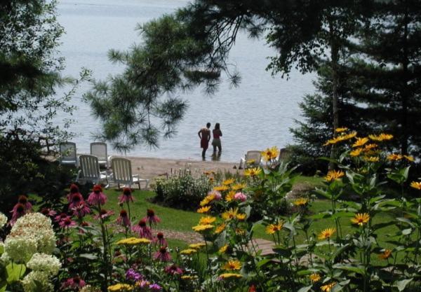 Westwind Inn on the Lake