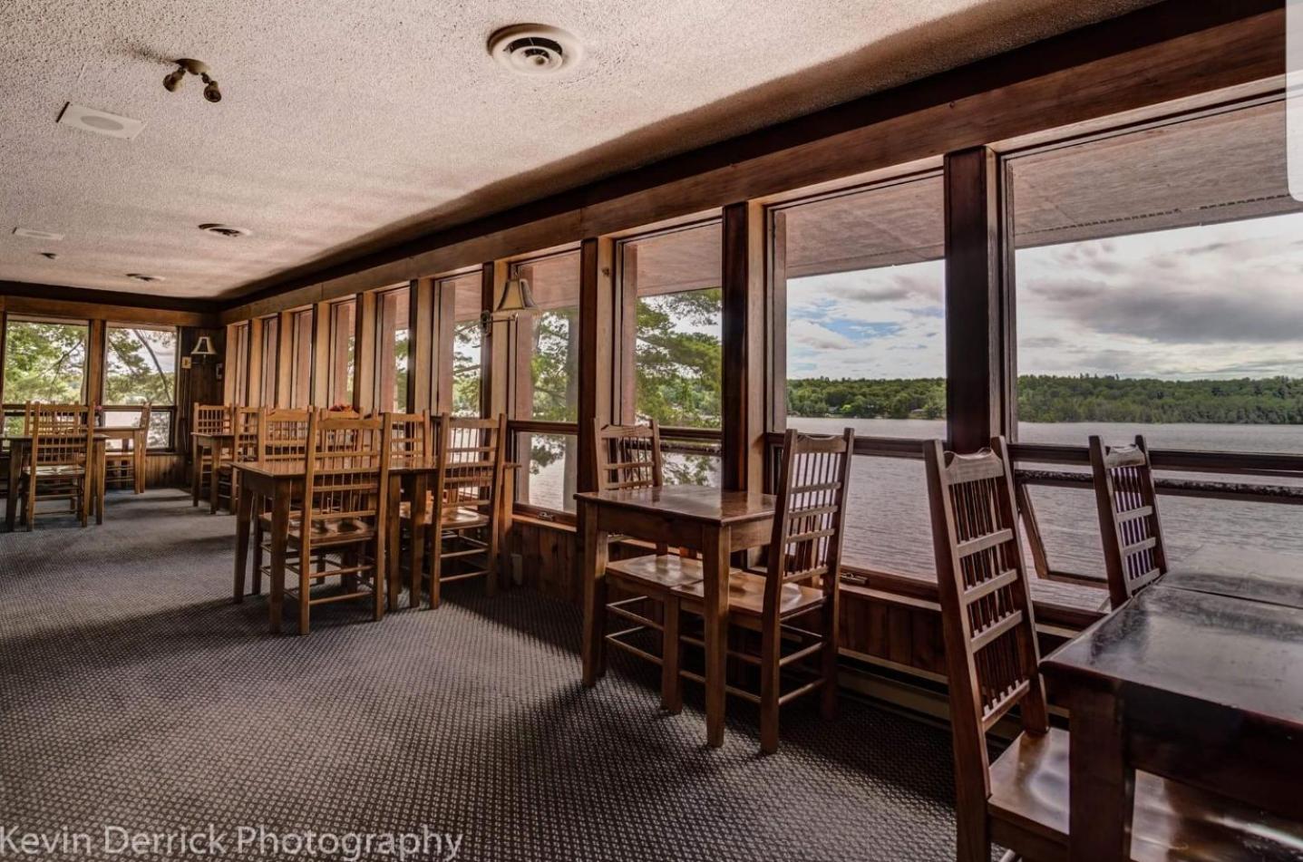 Westwind Inn on the Lake