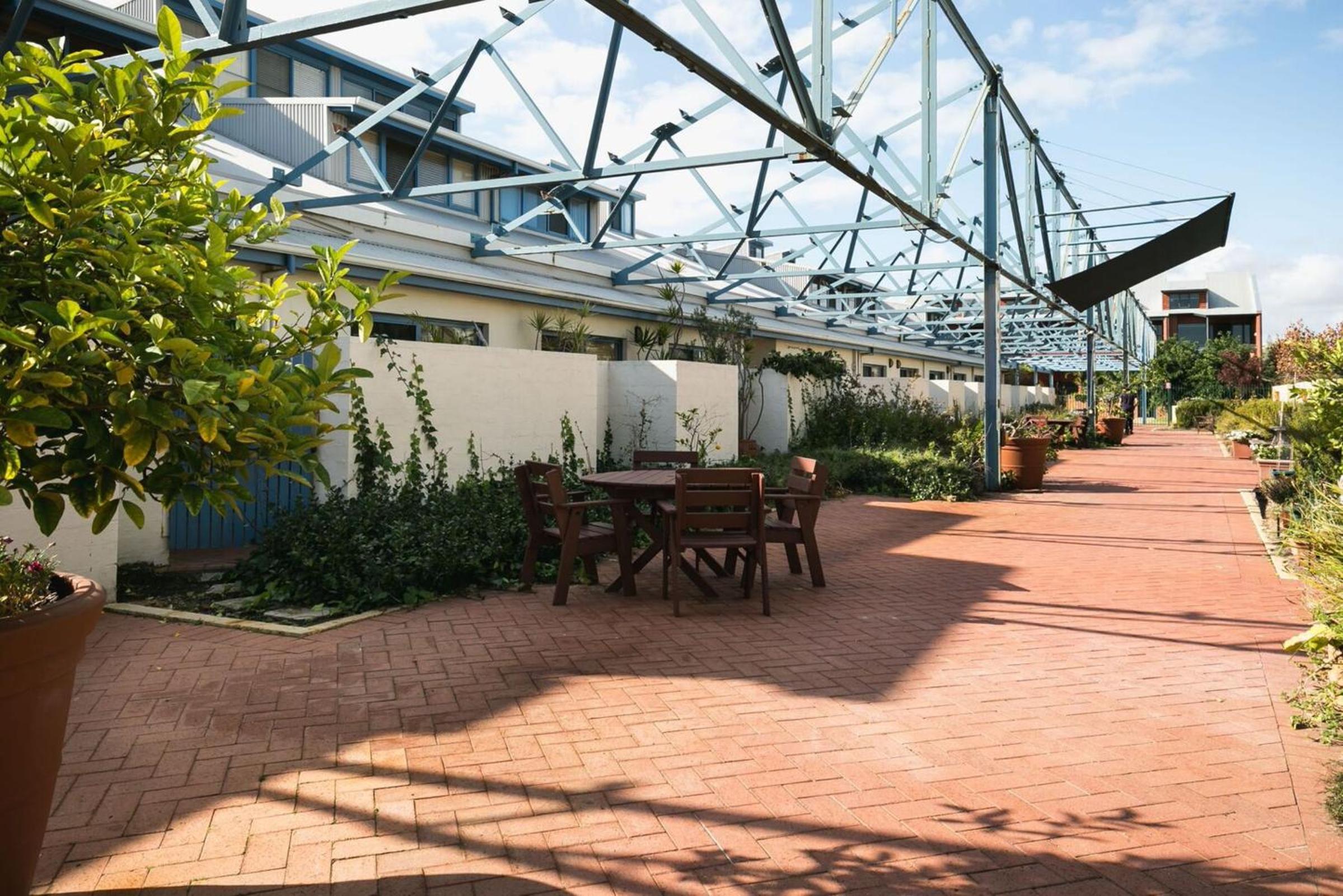 Granita's - 2 bedroom converted South Fremantle warehouse apartment