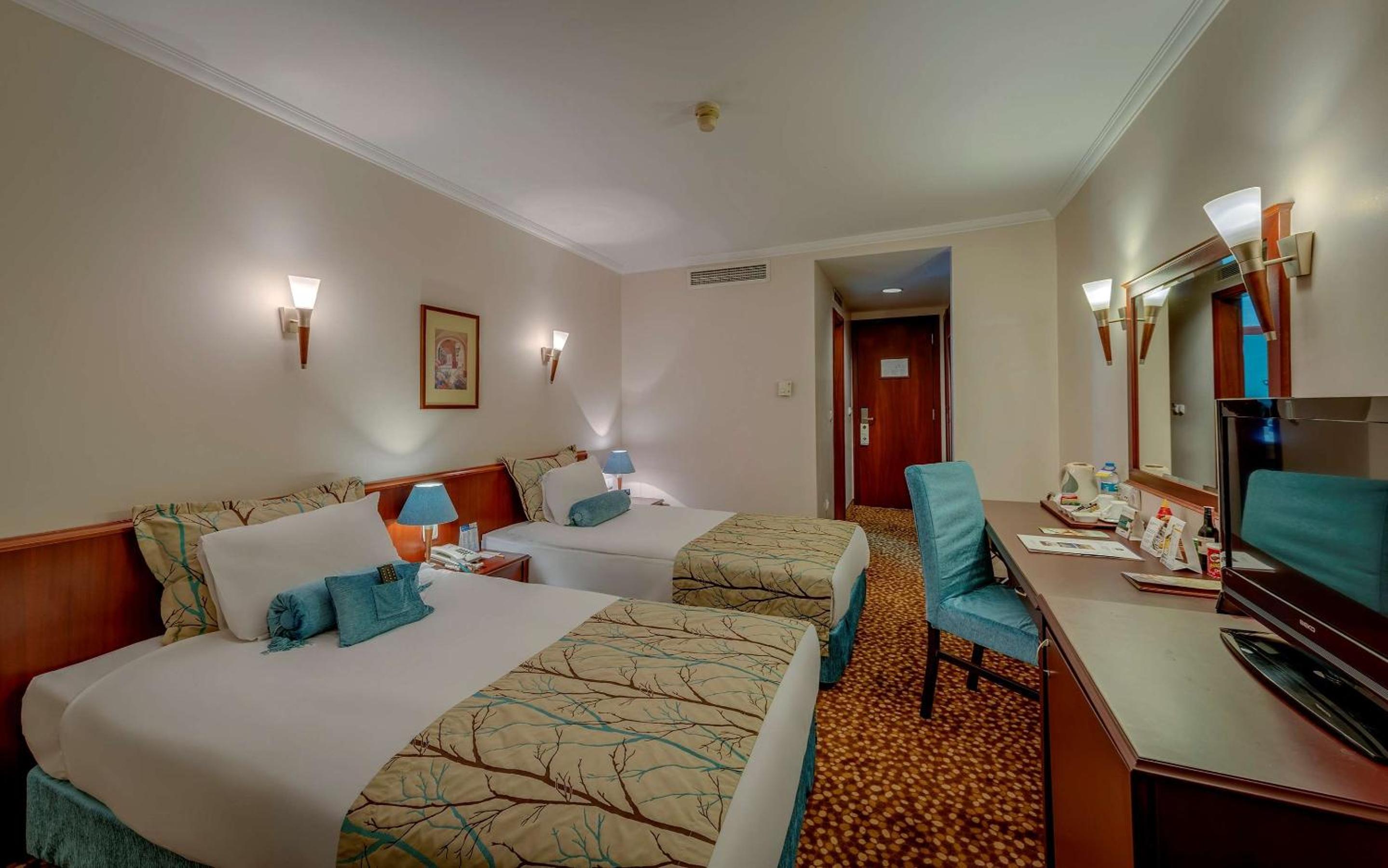 Best Western Plus Khan Hotel - Image 63