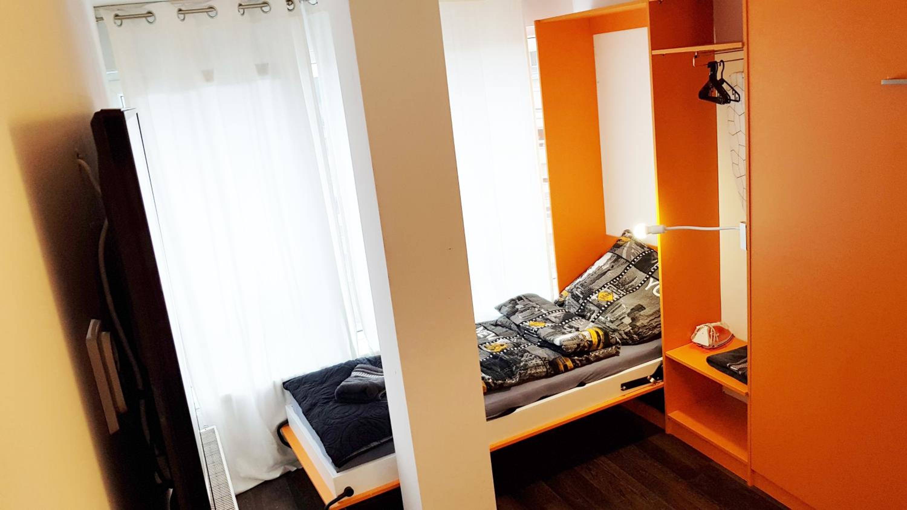 Walk distance to mokotow business park