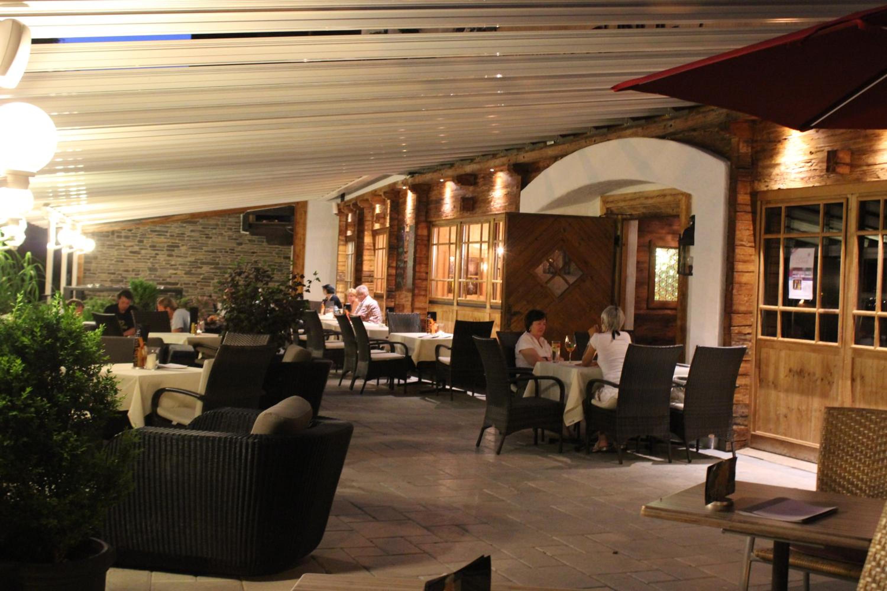 edelweiss lounge restaurant hotel pizza cafe billard gasthof