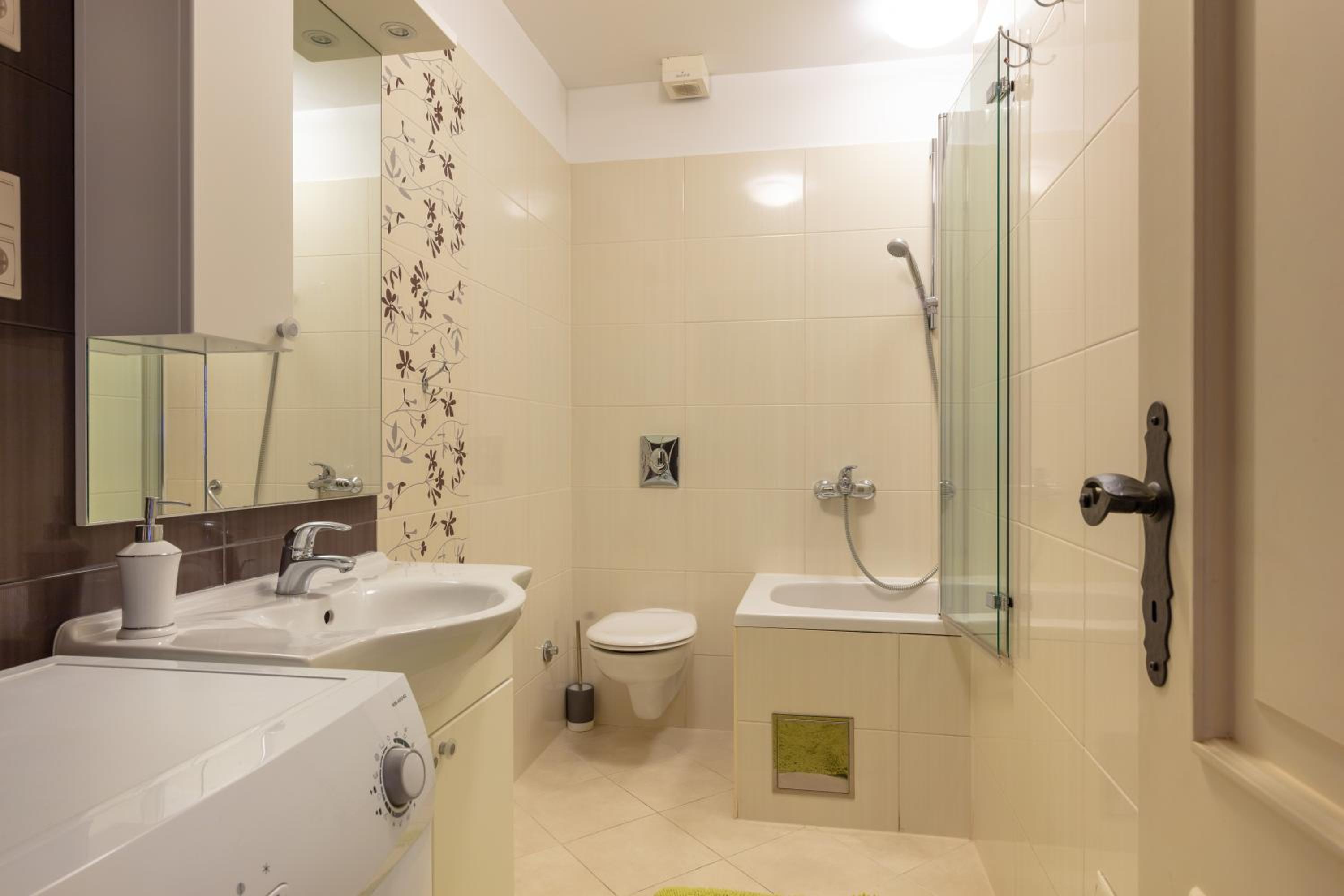Villa Mama - Traditional Apartments in Omis, free parking view 4