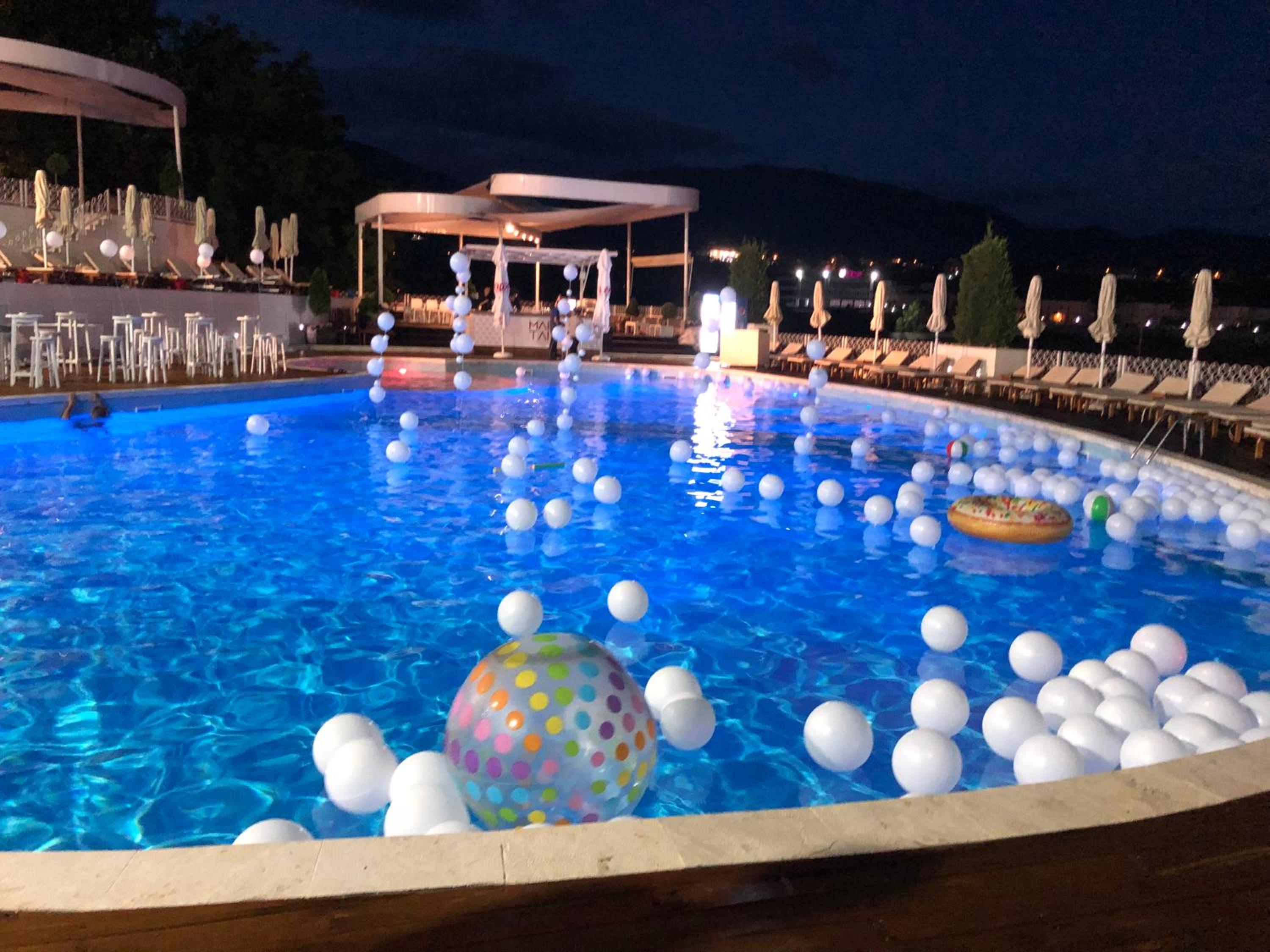 swimming pool