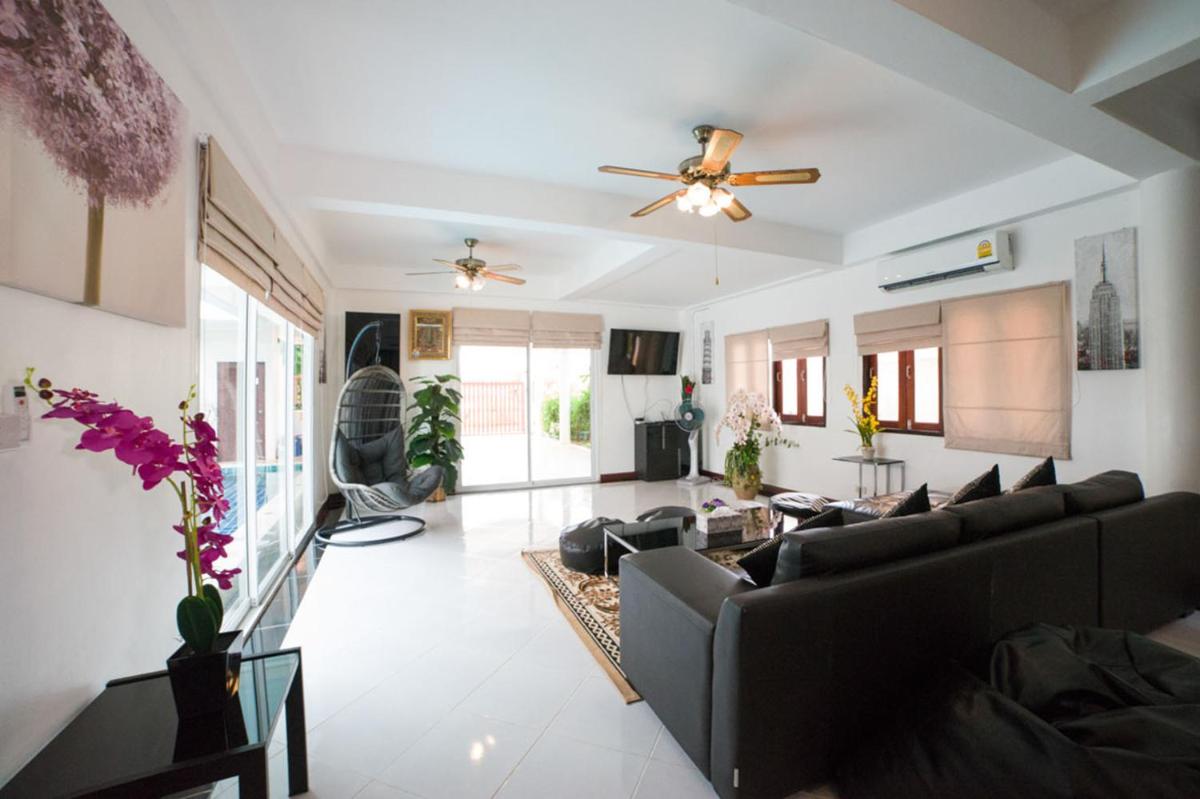 Naiyang Beach Private Pool Villa