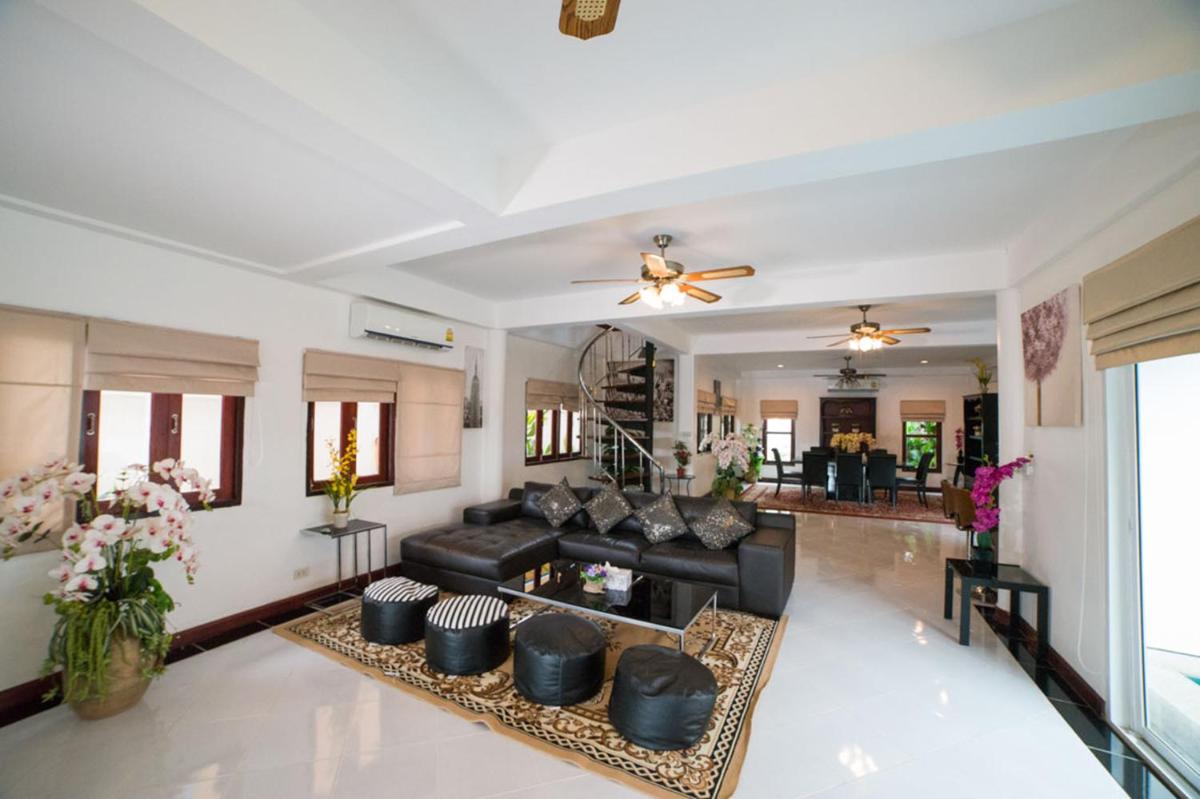 Naiyang Beach Private Pool Villa