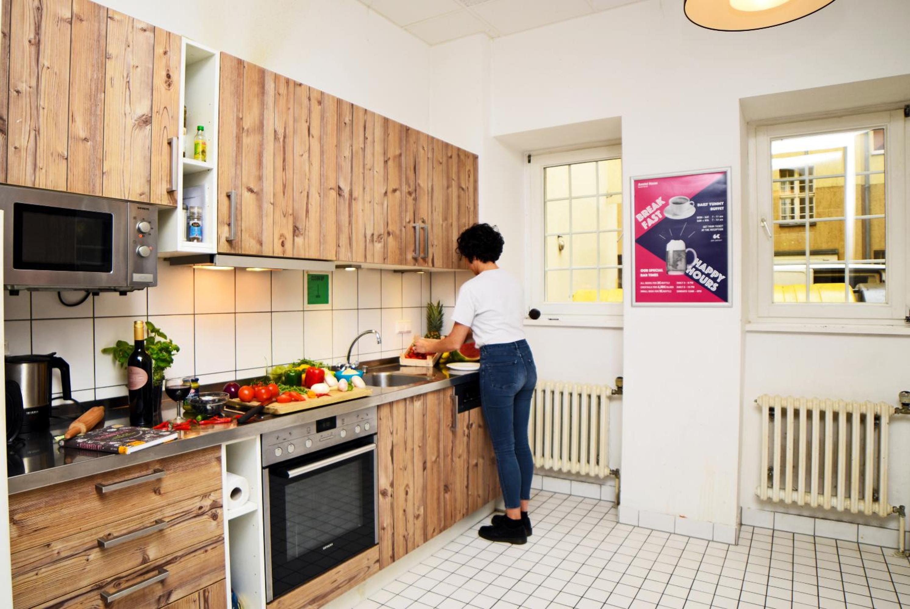Amstel House Hostel