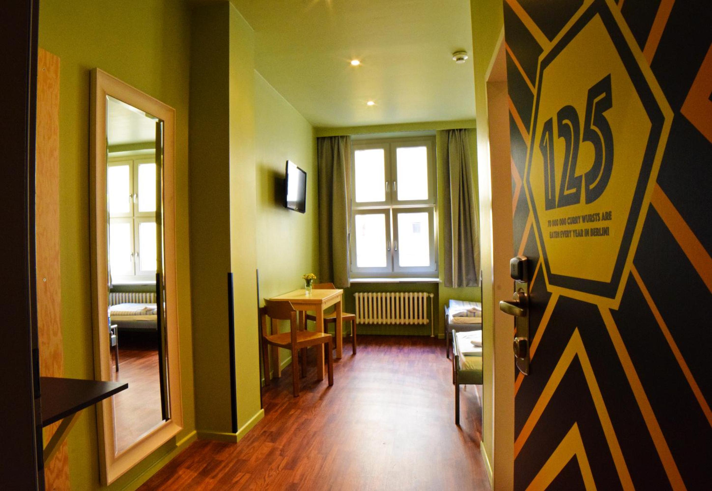 Amstel House Hostel