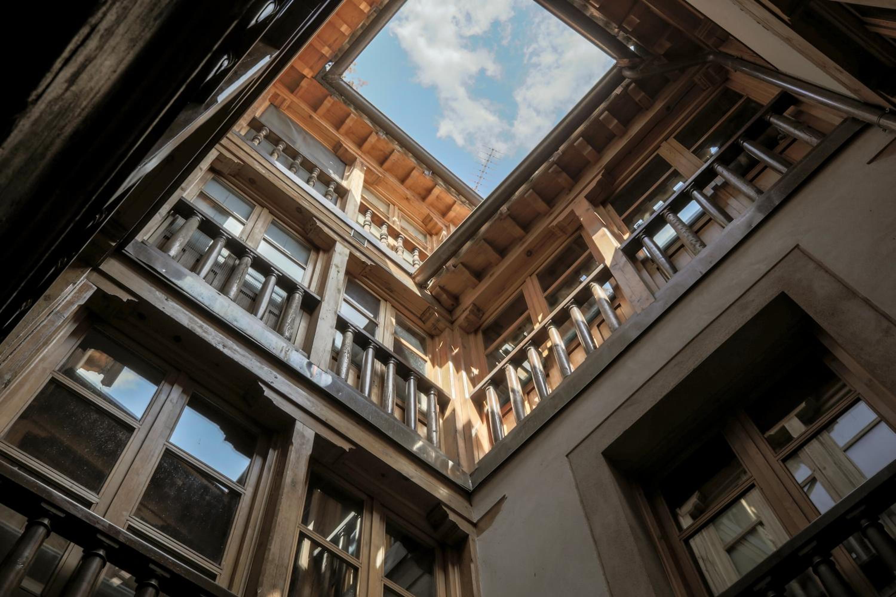 La Casa del Lirón by Toledo AP