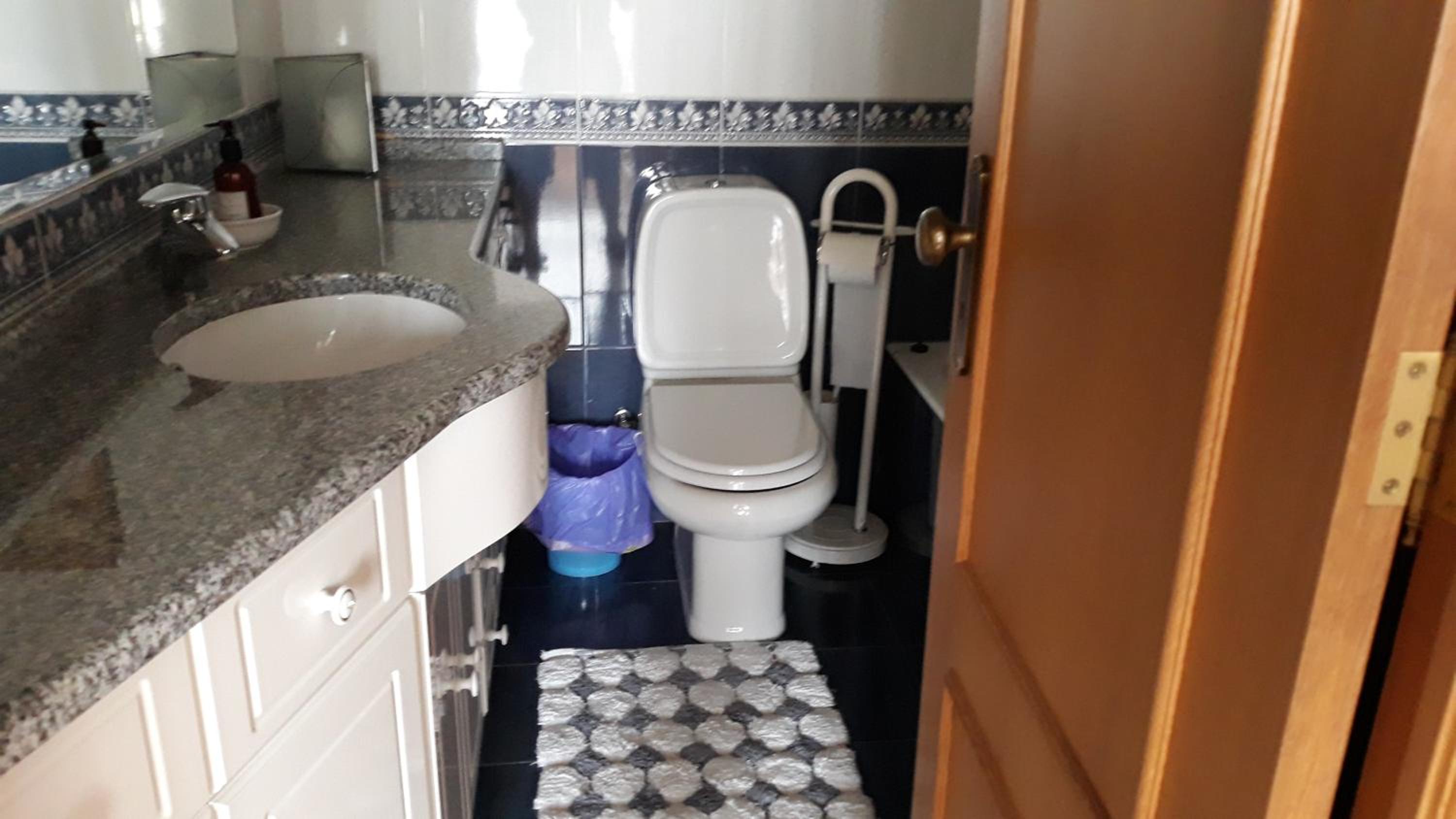 Apartment in Portela near the Airport view 4