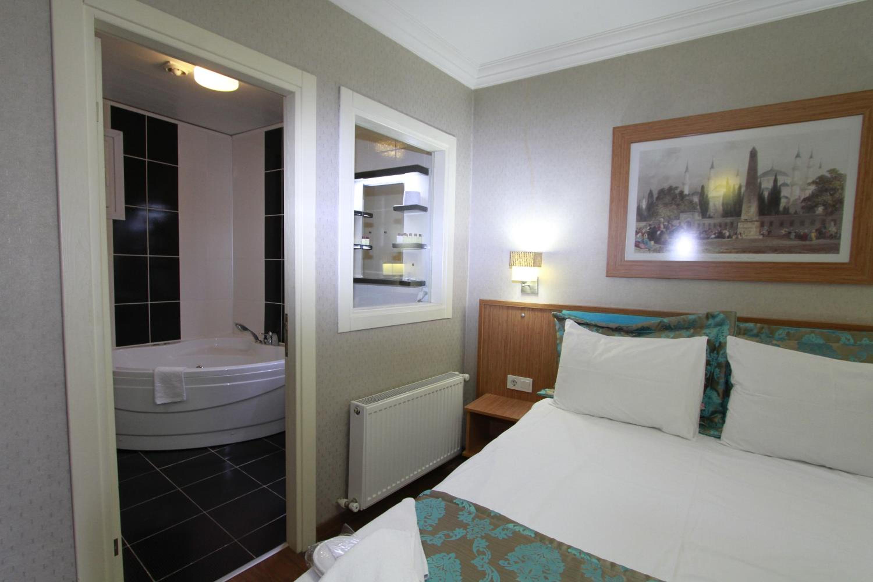 Agora Boutique Hotel & Bistro - Image 9