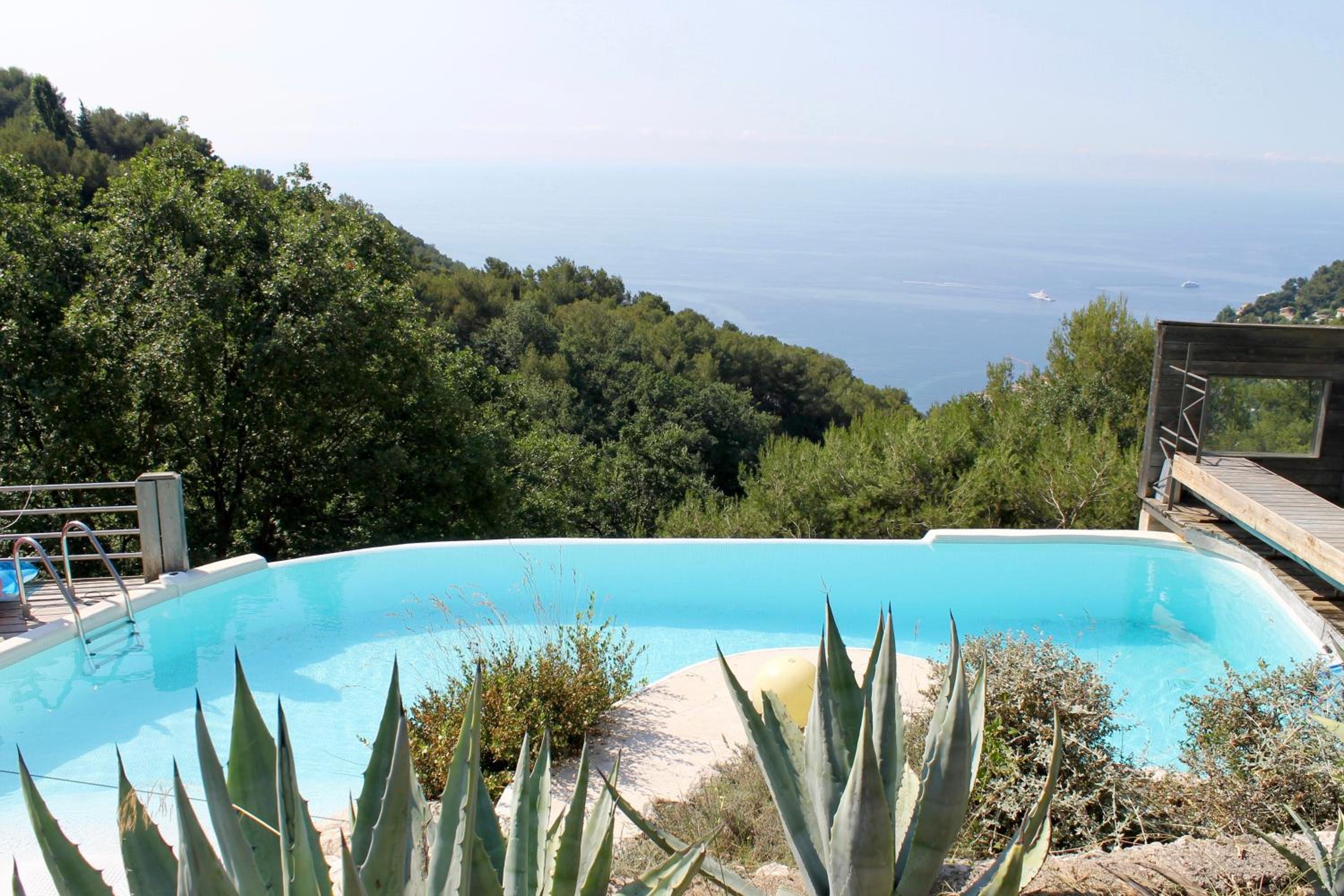 Spacious Dream Villa near Monaco view 2