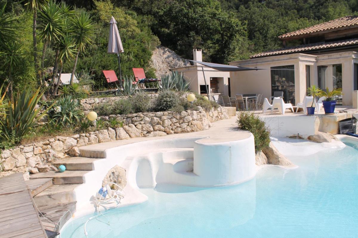 Spacious Dream Villa near Monaco view 5